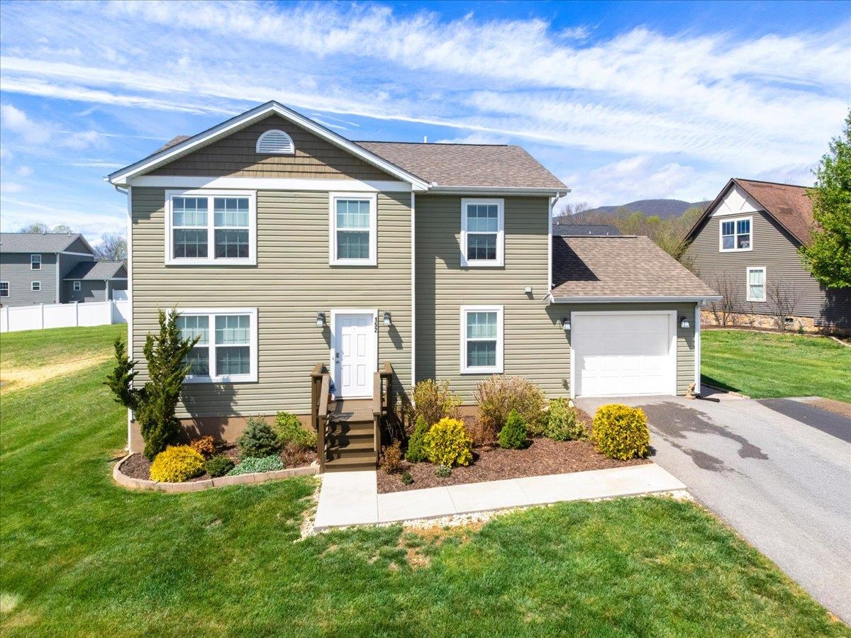 152 PRAIRIE VIEW Lane