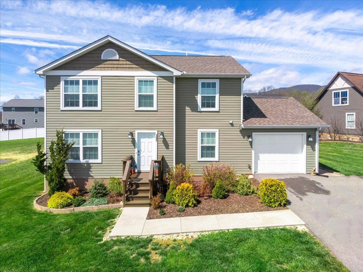 152 PRAIRIE VIEW Lane