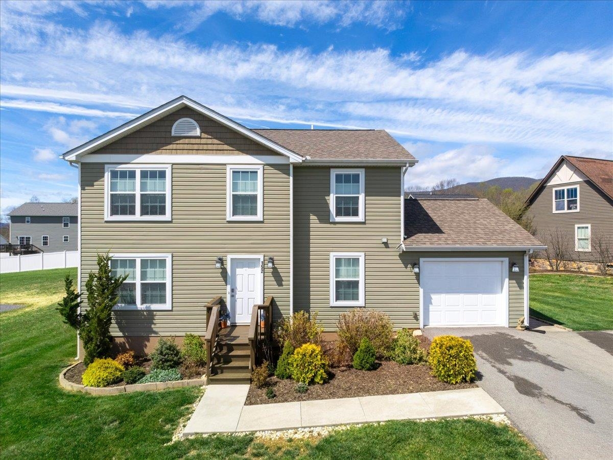 152 PRAIRIE VIEW Lane