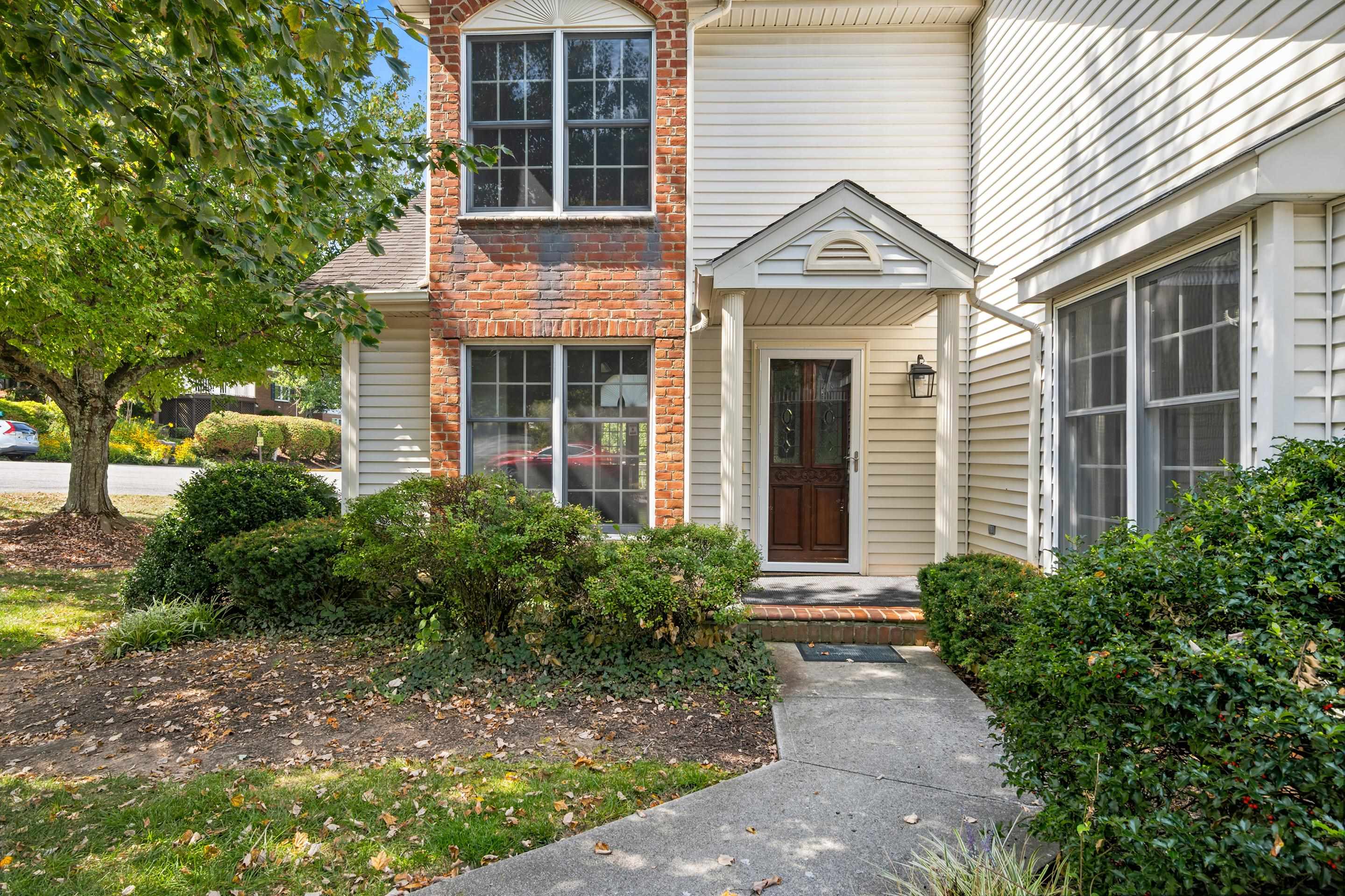 1018 Oak Pointe Court