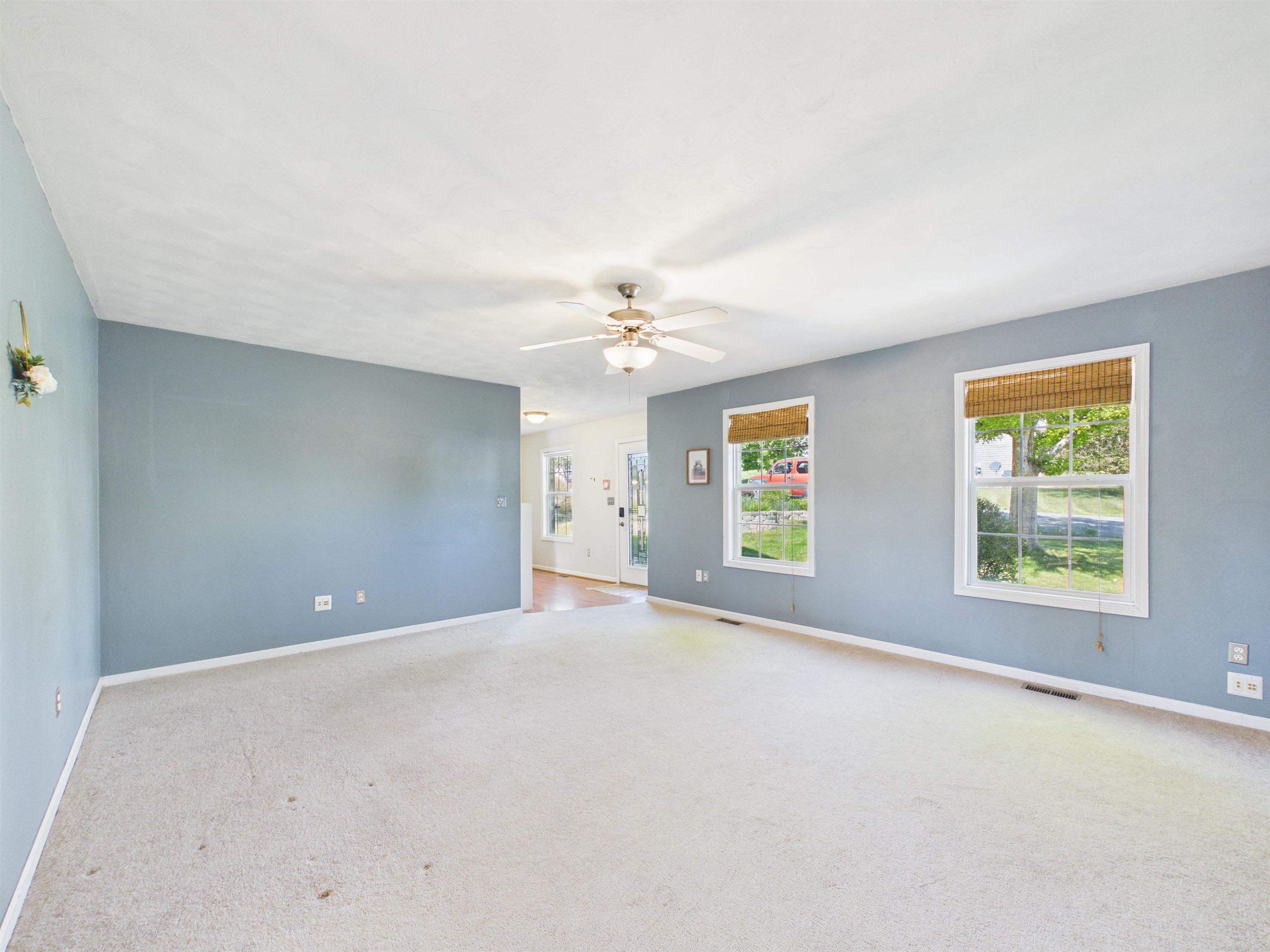 215 Sequoia Circle NW