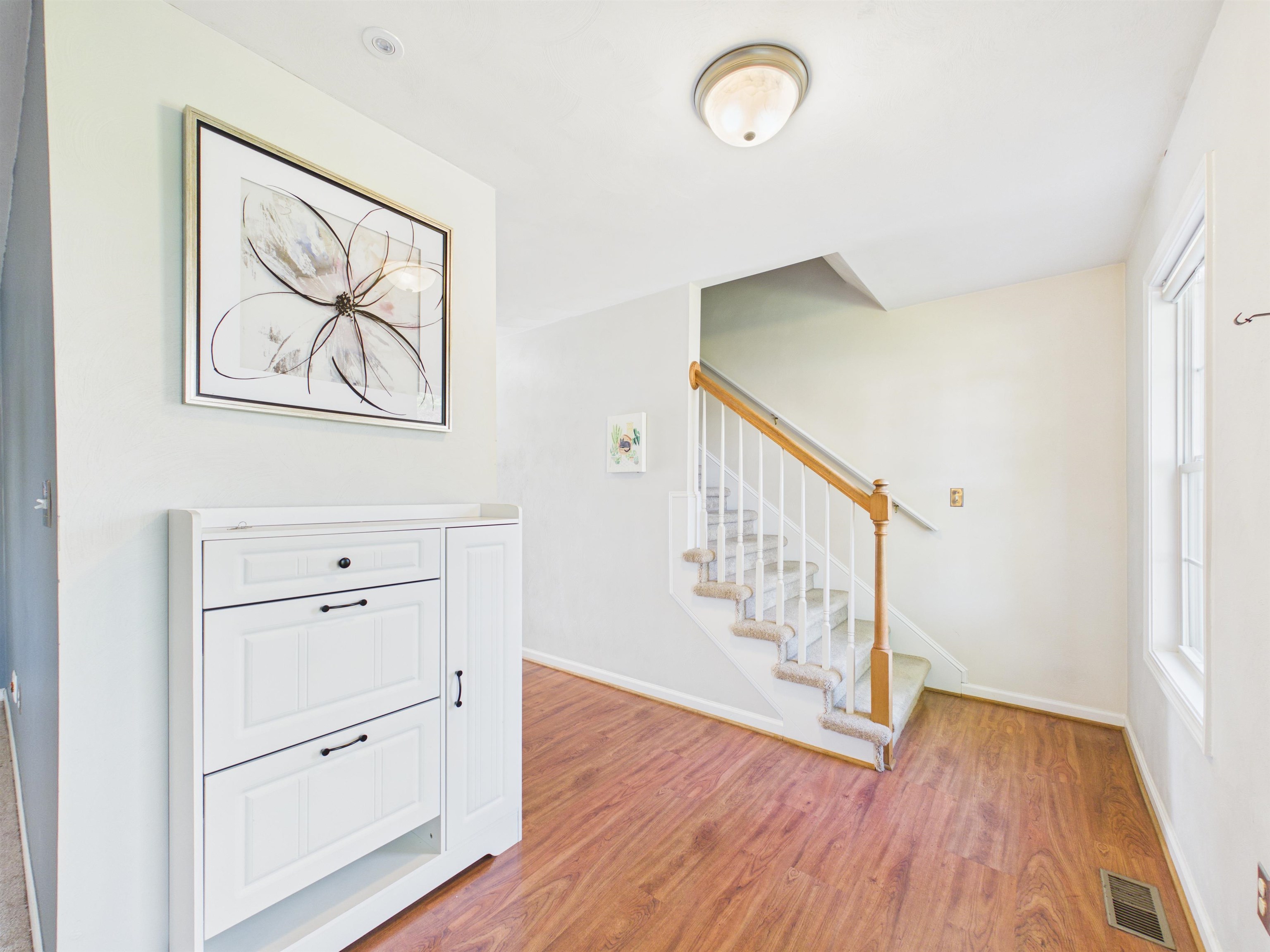 215 Sequoia Circle NW