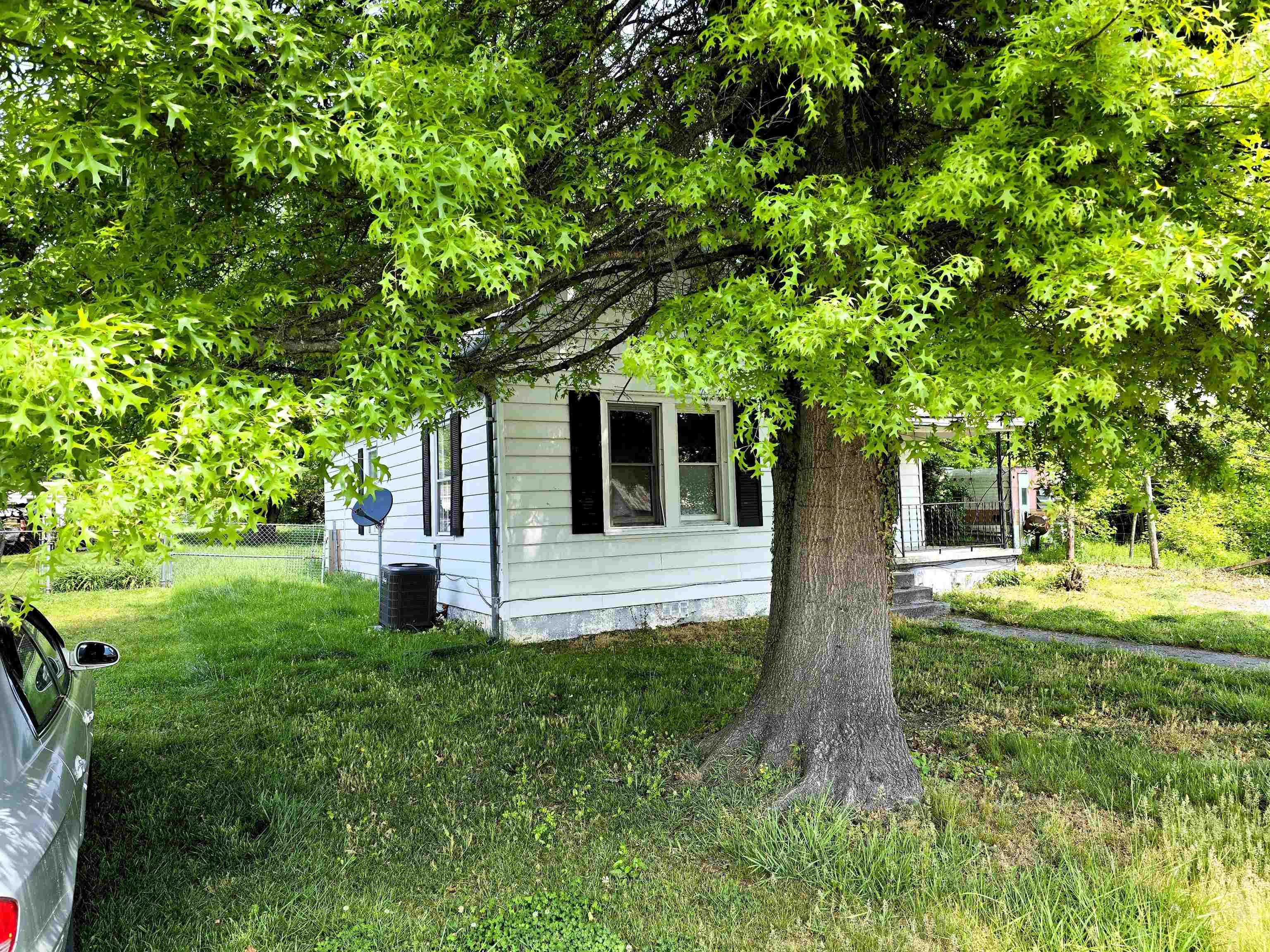 1104 WEST Street