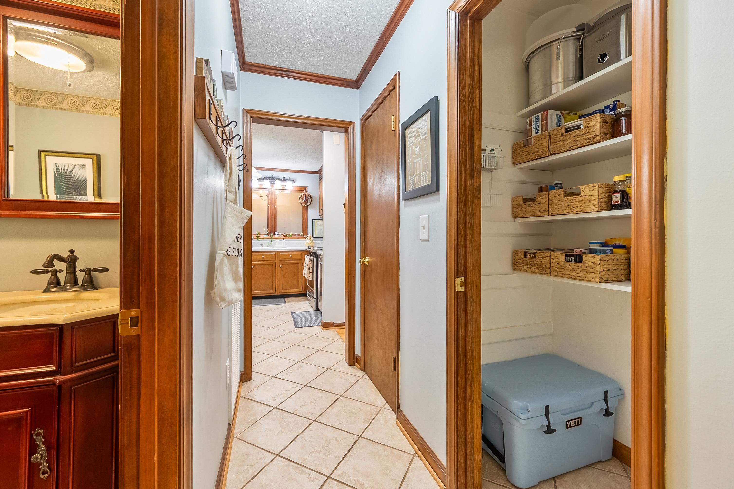 Christiansburg, Virginia 24073, United States, 3 Bedrooms Bedrooms, ,3 BathroomsBathrooms,Residential,Pending,195789