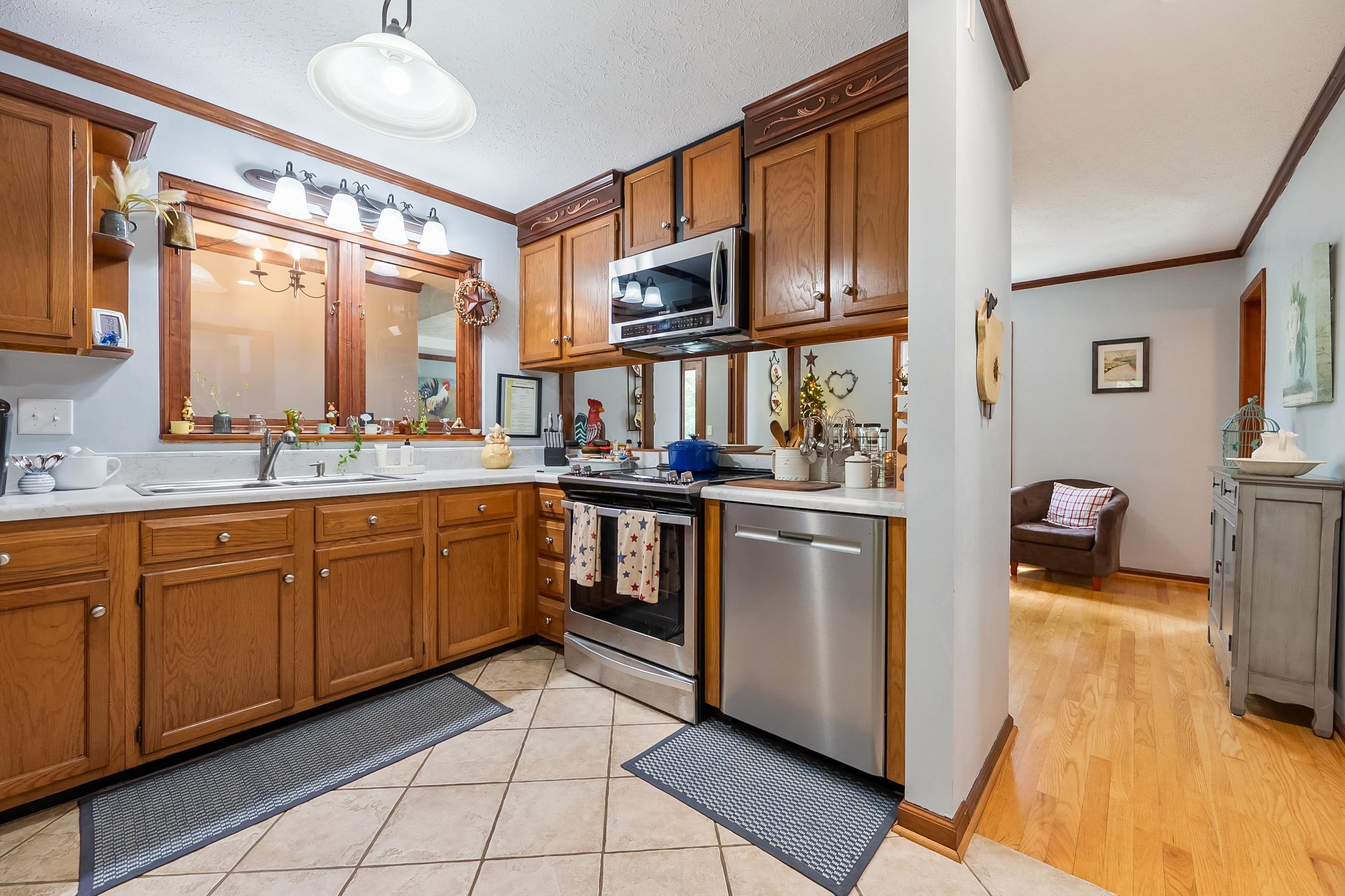 Christiansburg, Virginia 24073, United States, 3 Bedrooms Bedrooms, ,3 BathroomsBathrooms,Residential,Pending,195789