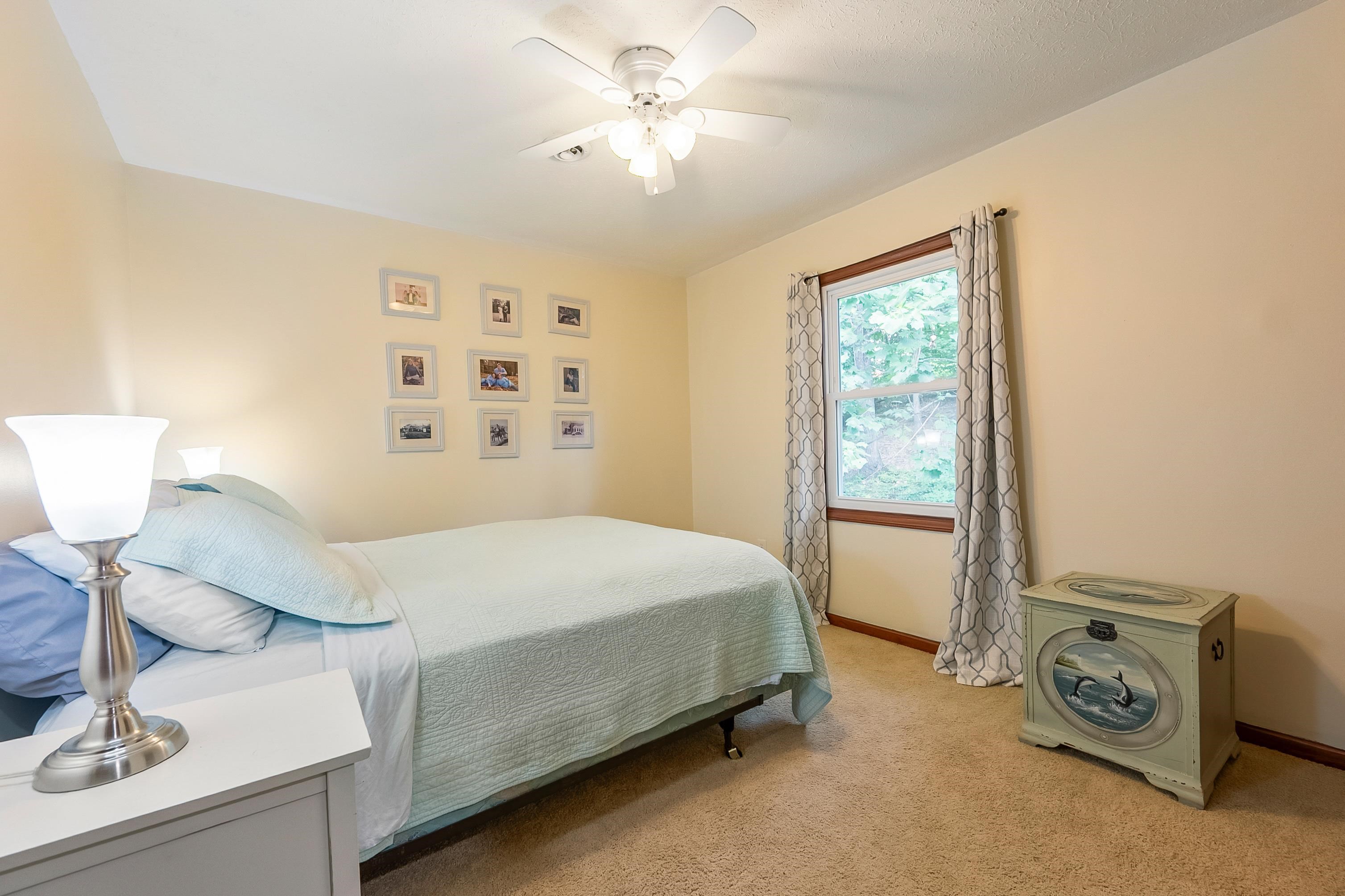 Christiansburg, Virginia 24073, United States, 3 Bedrooms Bedrooms, ,3 BathroomsBathrooms,Residential,Pending,195789