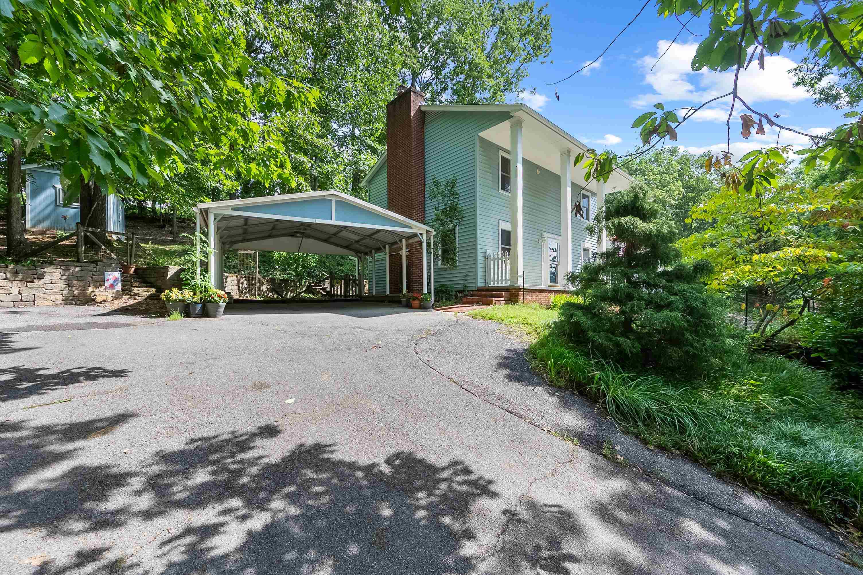 Christiansburg, Virginia 24073, United States, 3 Bedrooms Bedrooms, ,3 BathroomsBathrooms,Residential,Pending,195789