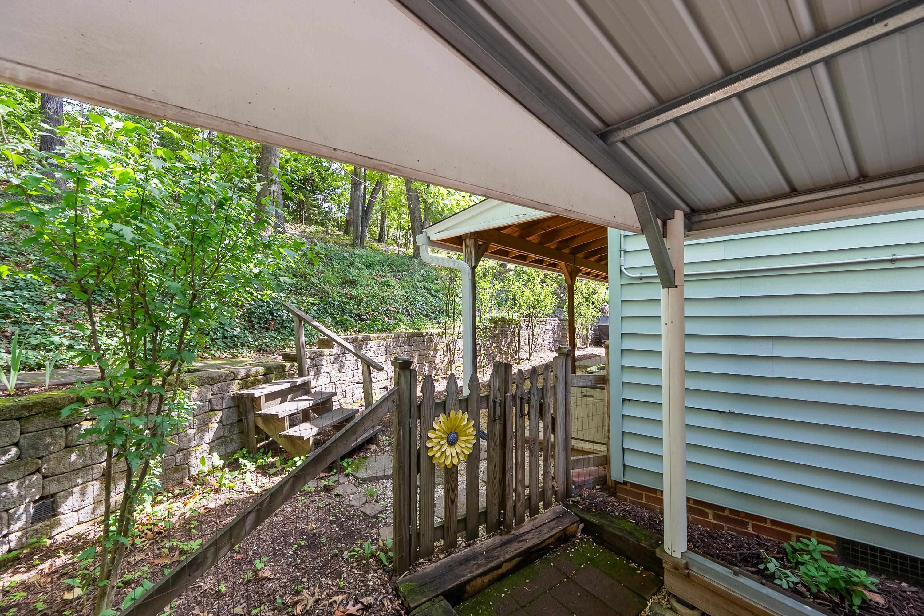 Christiansburg, Virginia 24073, United States, 3 Bedrooms Bedrooms, ,3 BathroomsBathrooms,Residential,Pending,195789