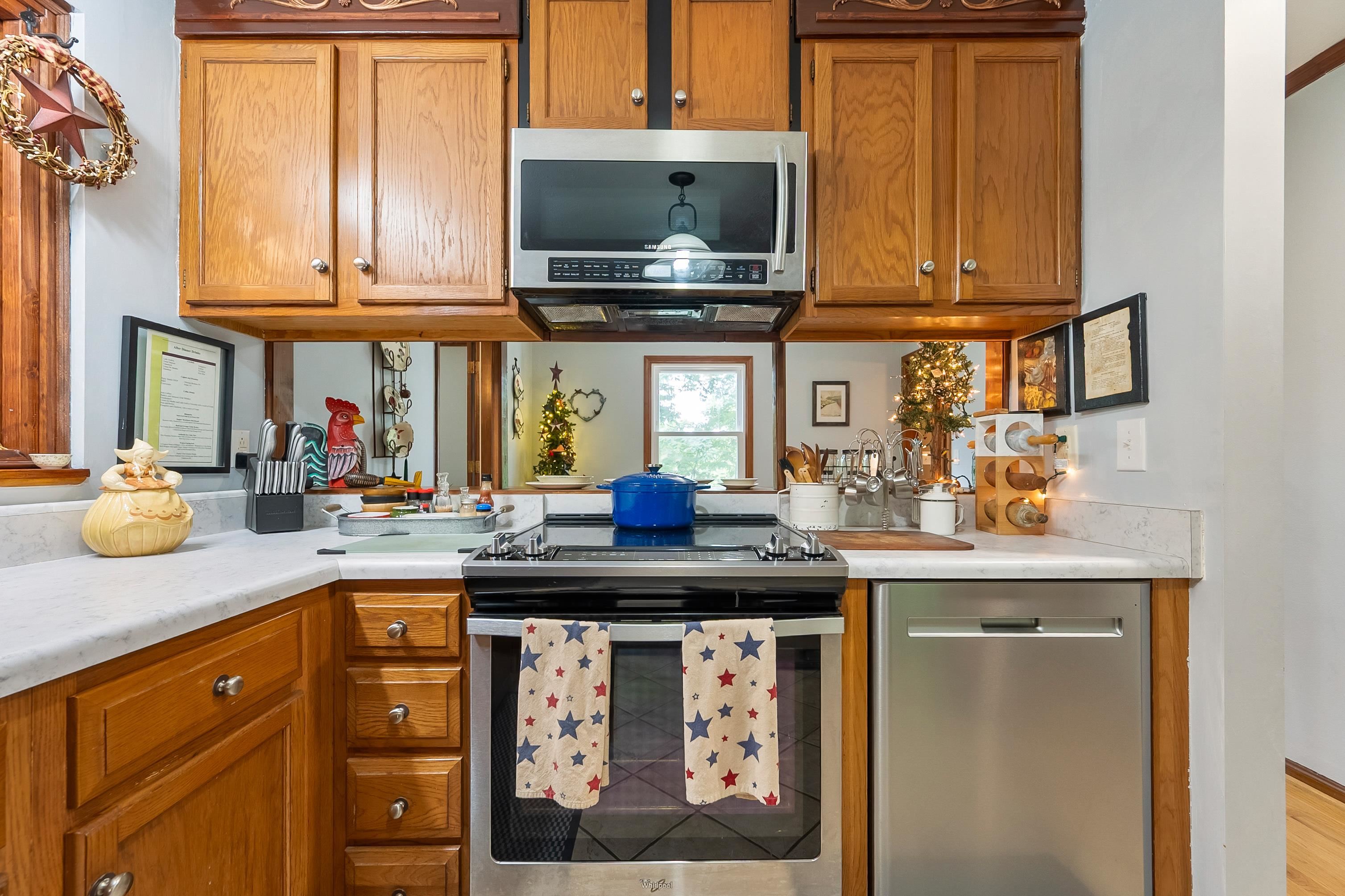 Christiansburg, Virginia 24073, United States, 3 Bedrooms Bedrooms, ,3 BathroomsBathrooms,Residential,Pending,195789