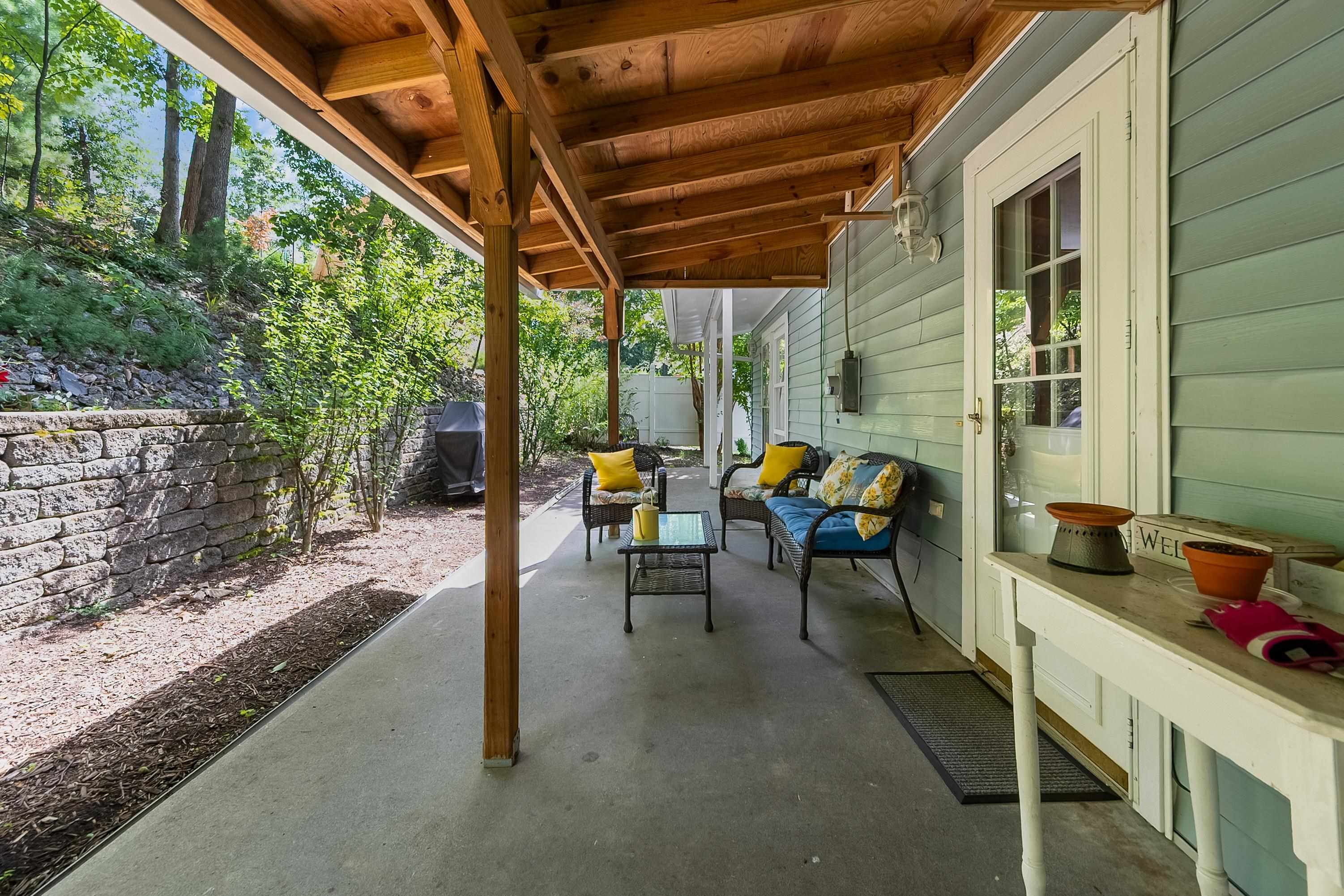 Christiansburg, Virginia 24073, United States, 3 Bedrooms Bedrooms, ,3 BathroomsBathrooms,Residential,Pending,195789