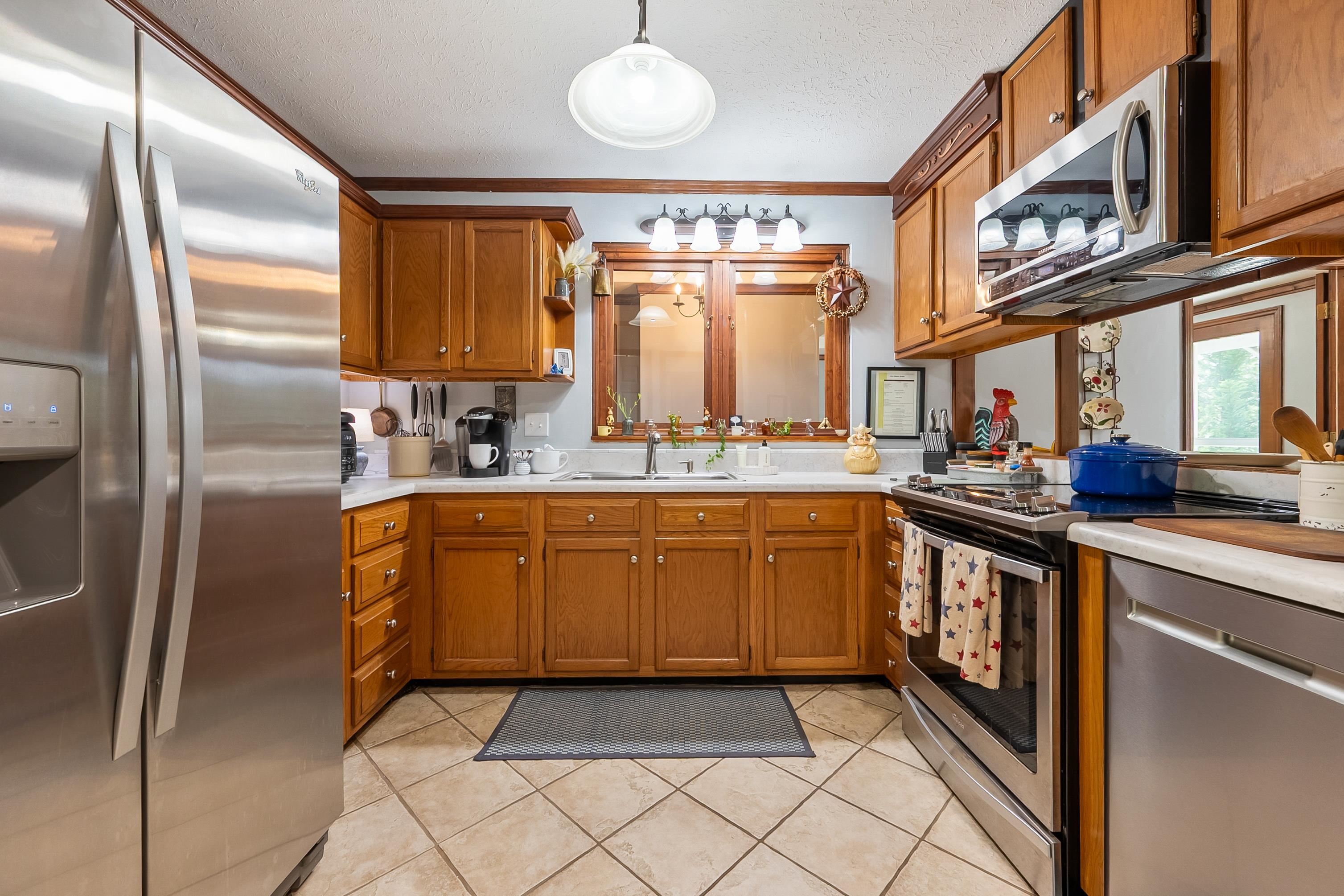 Christiansburg, Virginia 24073, United States, 3 Bedrooms Bedrooms, ,3 BathroomsBathrooms,Residential,Pending,195789