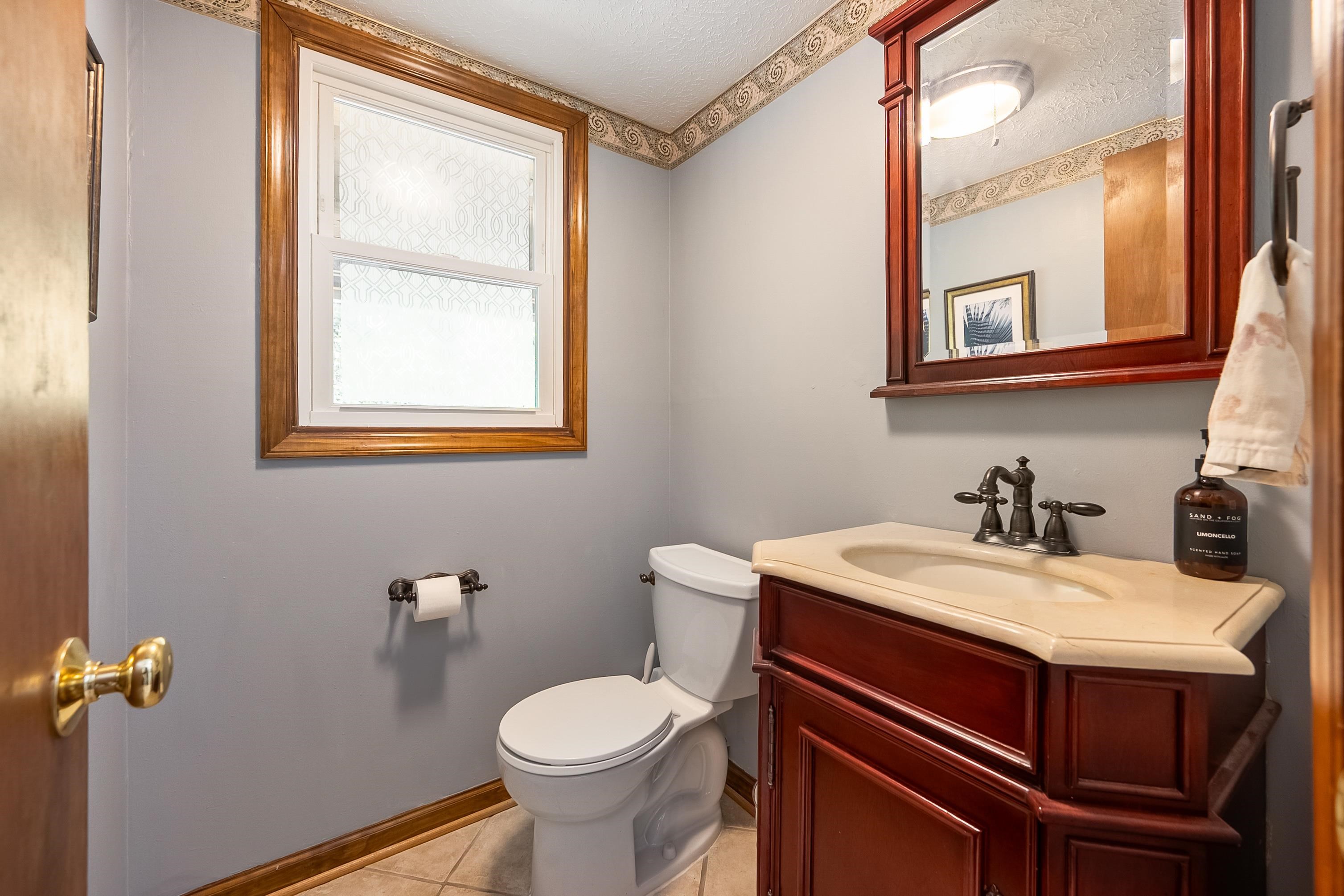 Christiansburg, Virginia 24073, United States, 3 Bedrooms Bedrooms, ,3 BathroomsBathrooms,Residential,Pending,195789