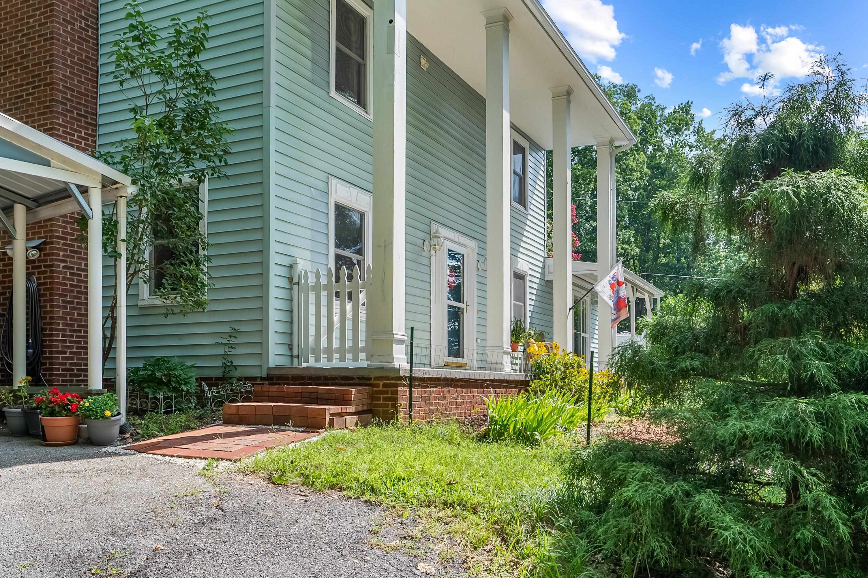 Christiansburg, Virginia 24073, United States, 3 Bedrooms Bedrooms, ,3 BathroomsBathrooms,Residential,Pending,195789