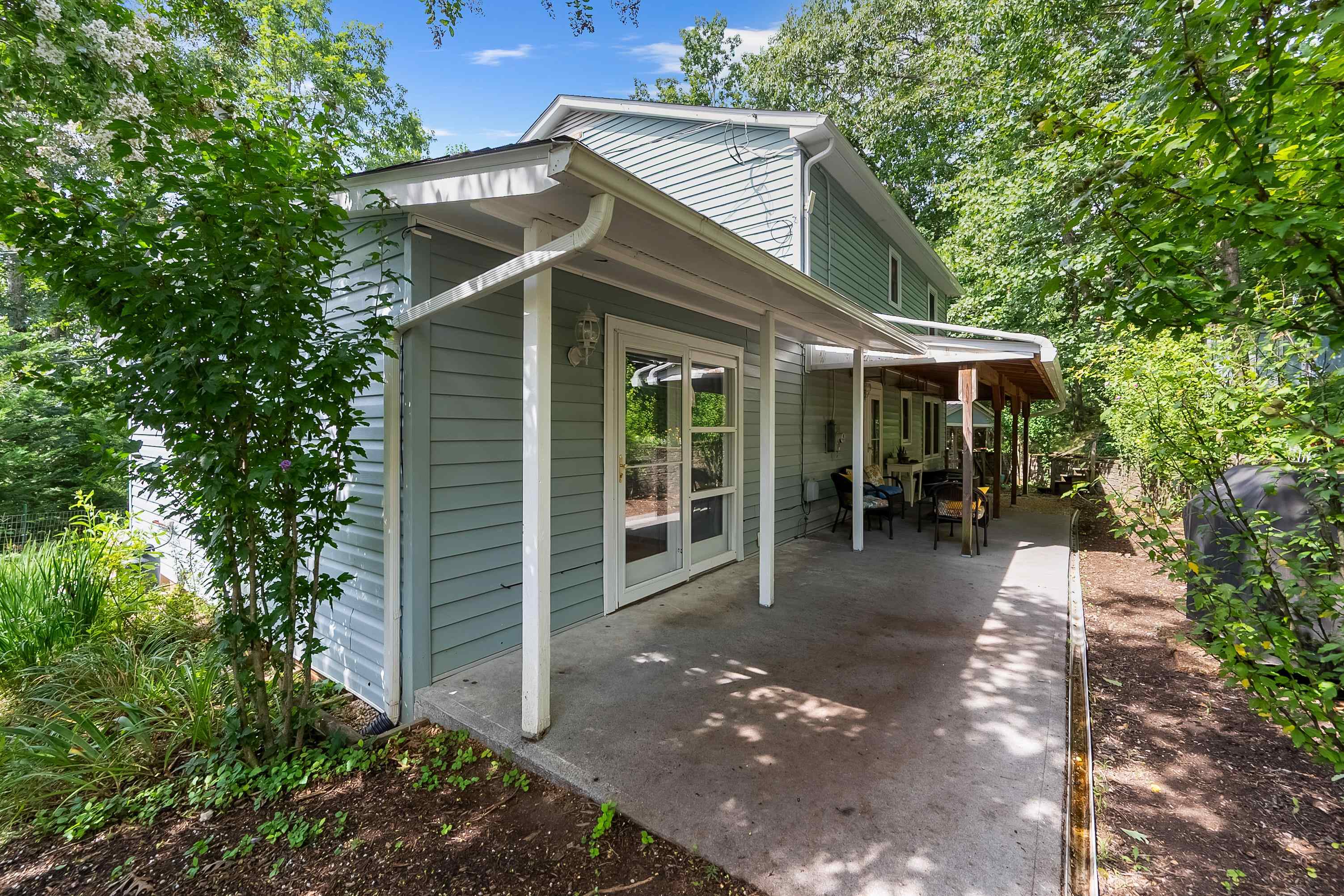 Christiansburg, Virginia 24073, United States, 3 Bedrooms Bedrooms, ,3 BathroomsBathrooms,Residential,Pending,195789