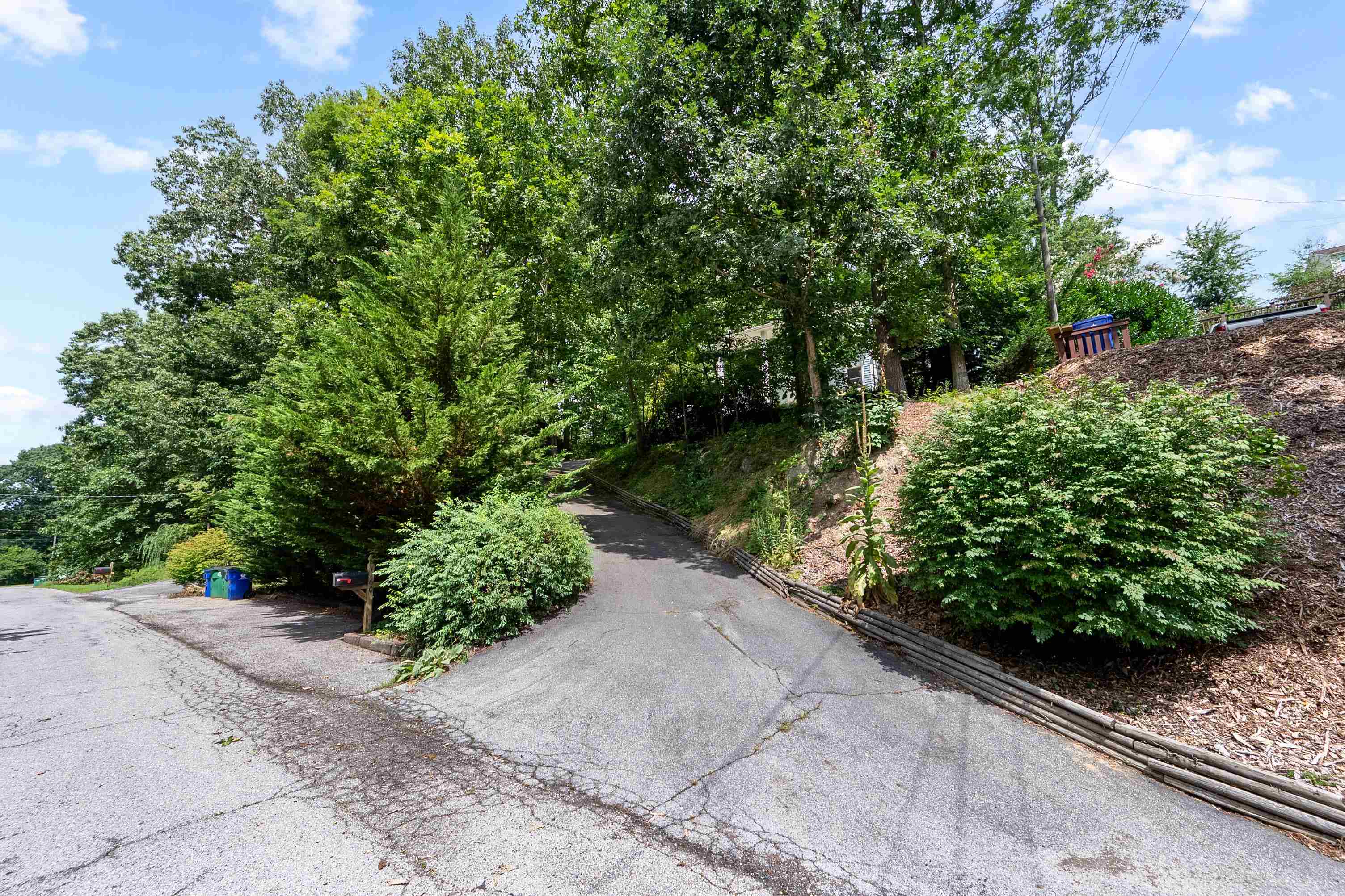 Christiansburg, Virginia 24073, United States, 3 Bedrooms Bedrooms, ,3 BathroomsBathrooms,Residential,Pending,195789