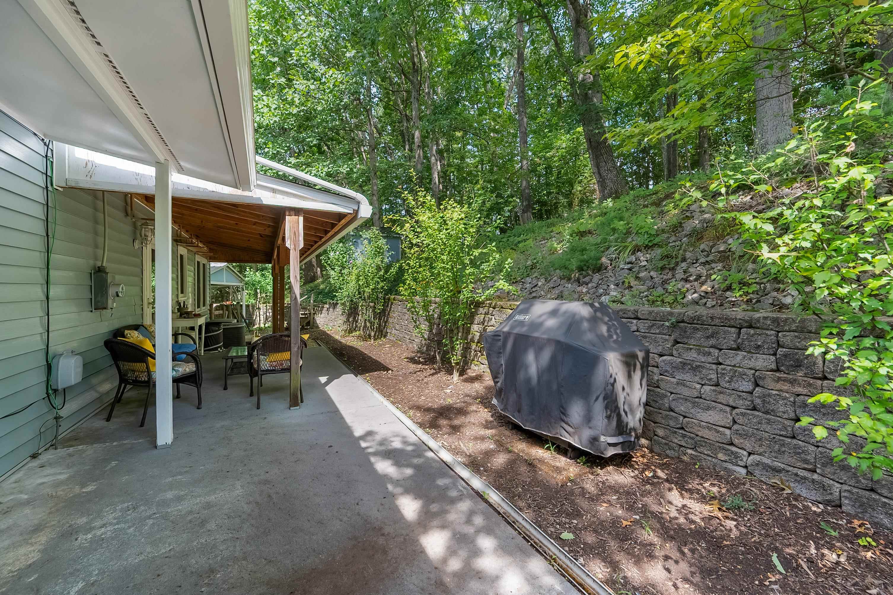 Christiansburg, Virginia 24073, United States, 3 Bedrooms Bedrooms, ,3 BathroomsBathrooms,Residential,Pending,195789