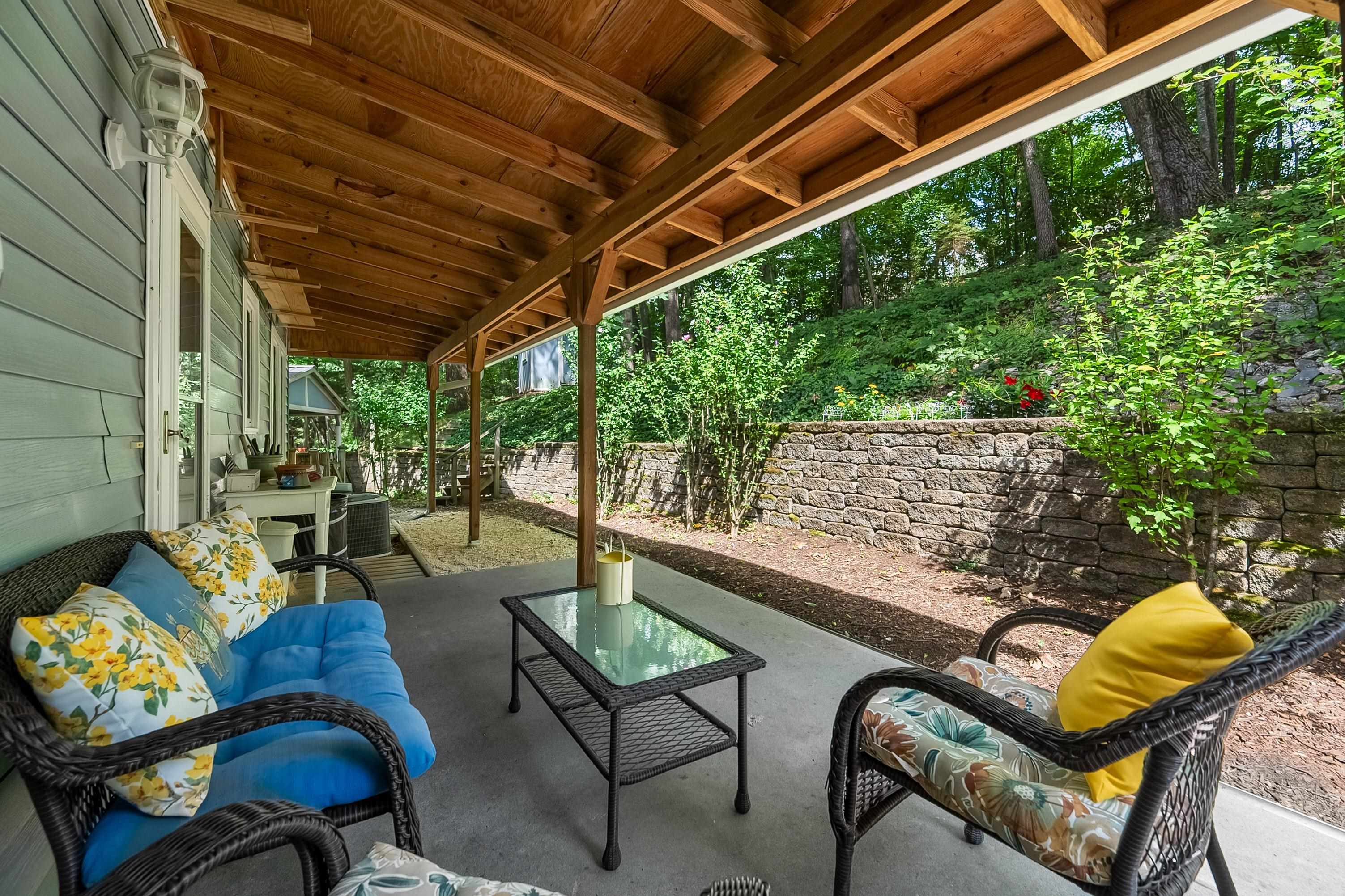 Christiansburg, Virginia 24073, United States, 3 Bedrooms Bedrooms, ,3 BathroomsBathrooms,Residential,Pending,195789