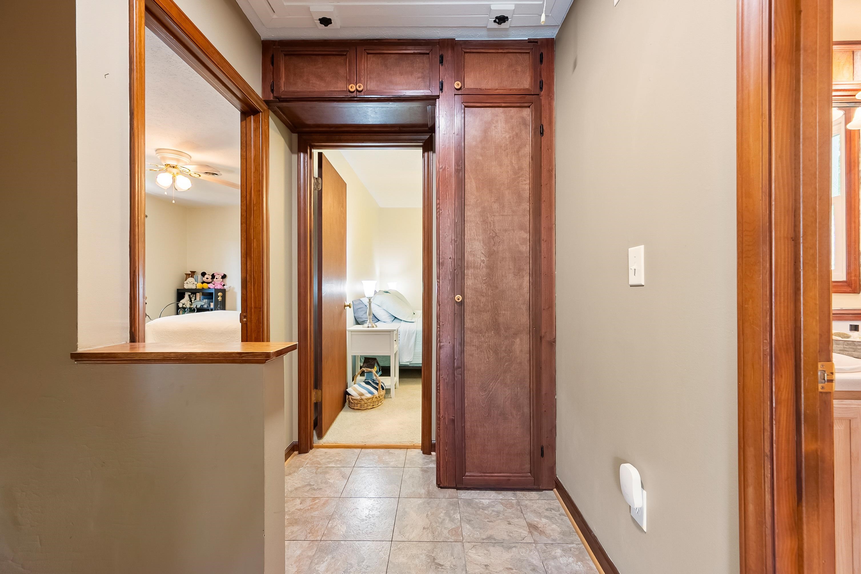 Christiansburg, Virginia 24073, United States, 3 Bedrooms Bedrooms, ,3 BathroomsBathrooms,Residential,Pending,195789