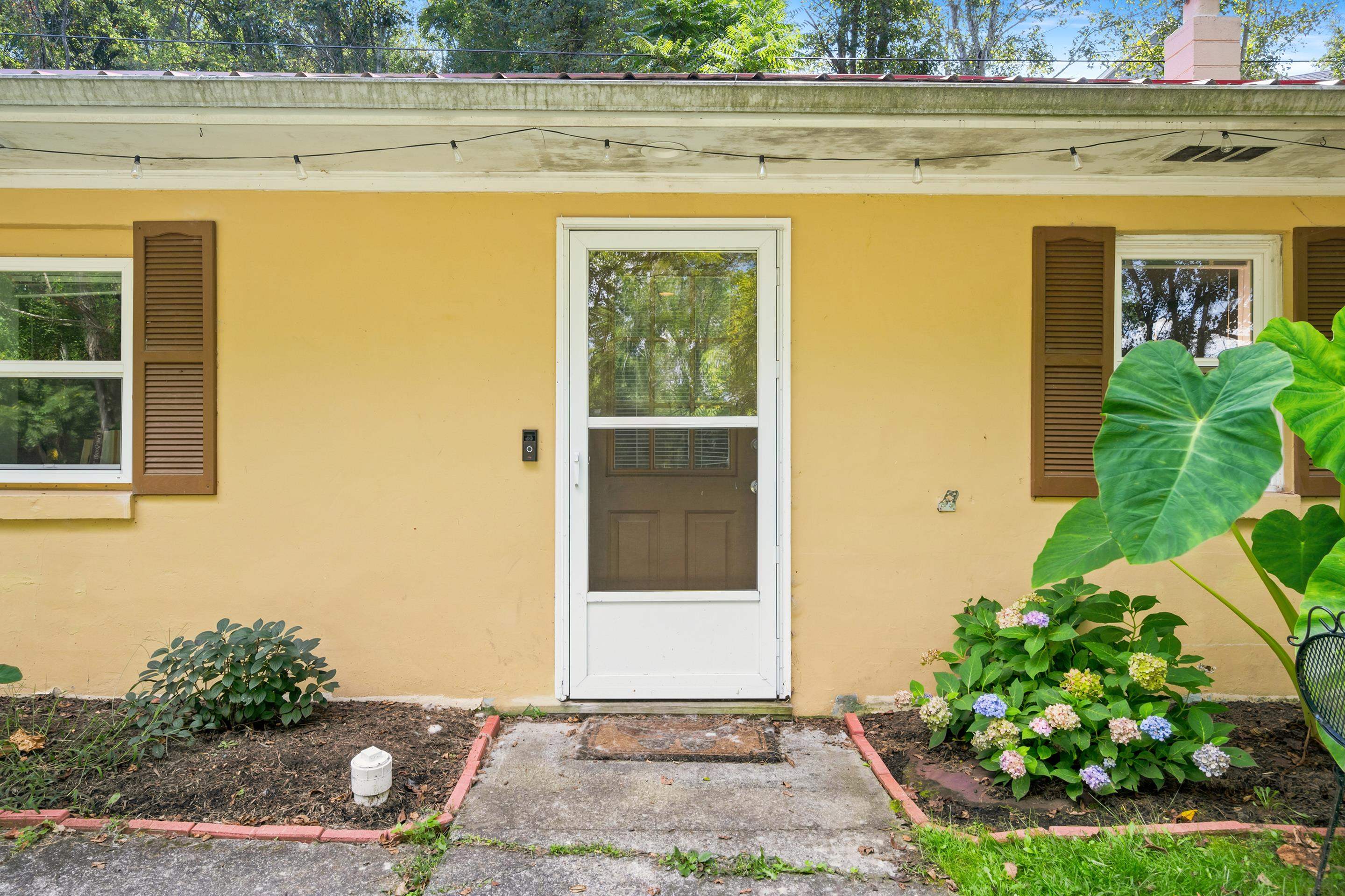 1007 Redbud Road