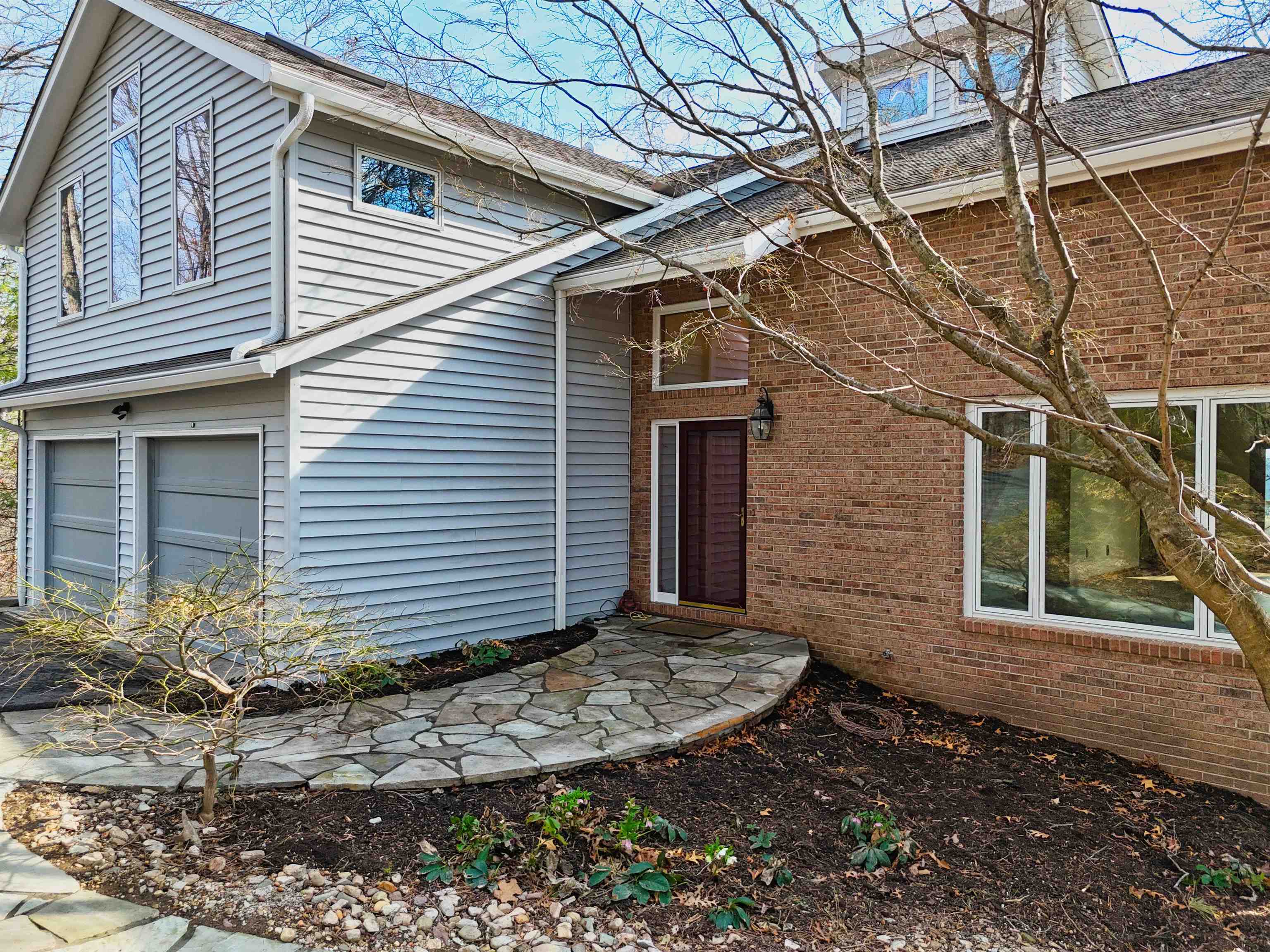 4215 Oakwood Court