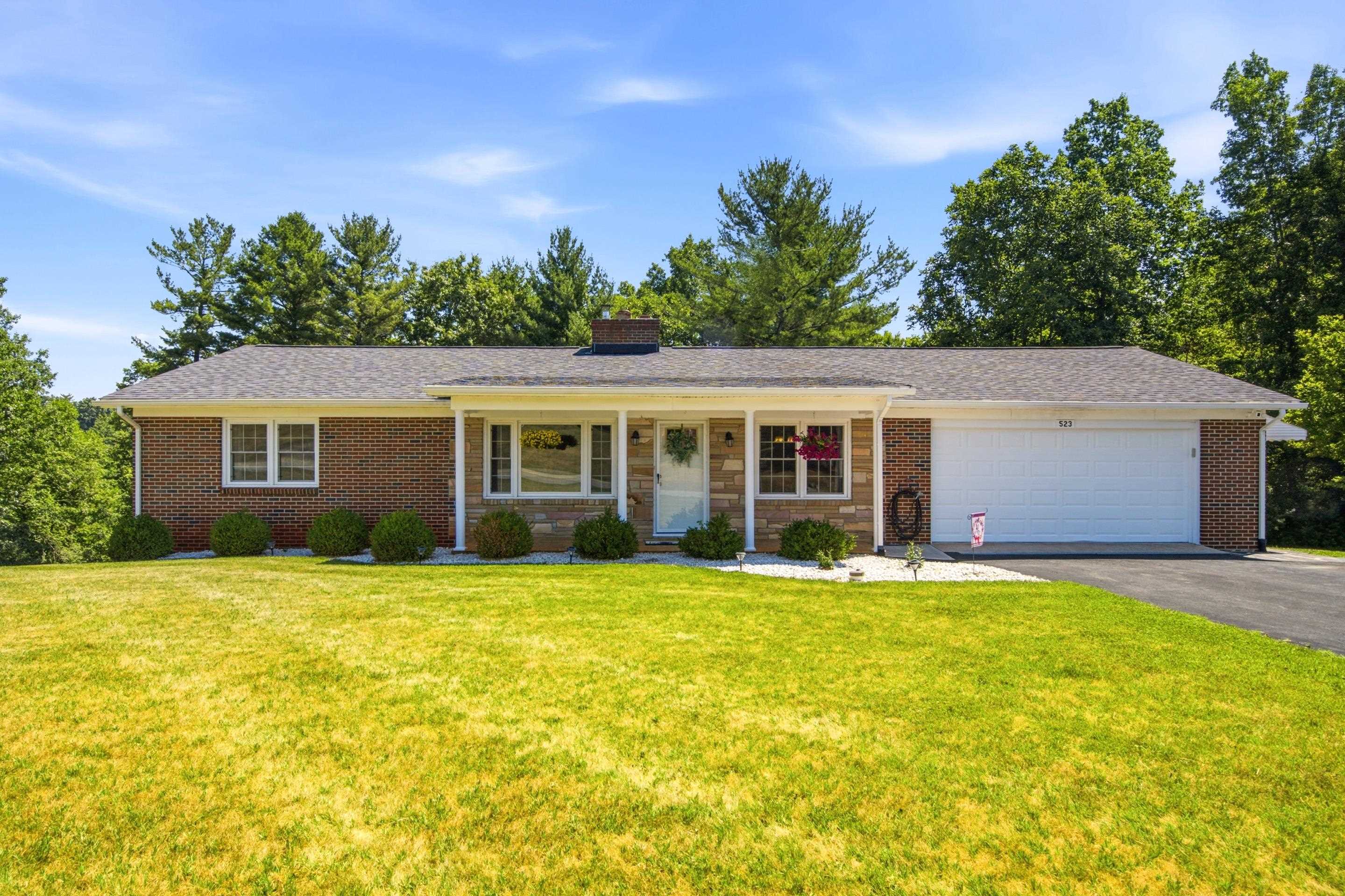 523 Christiansburg Pike NE