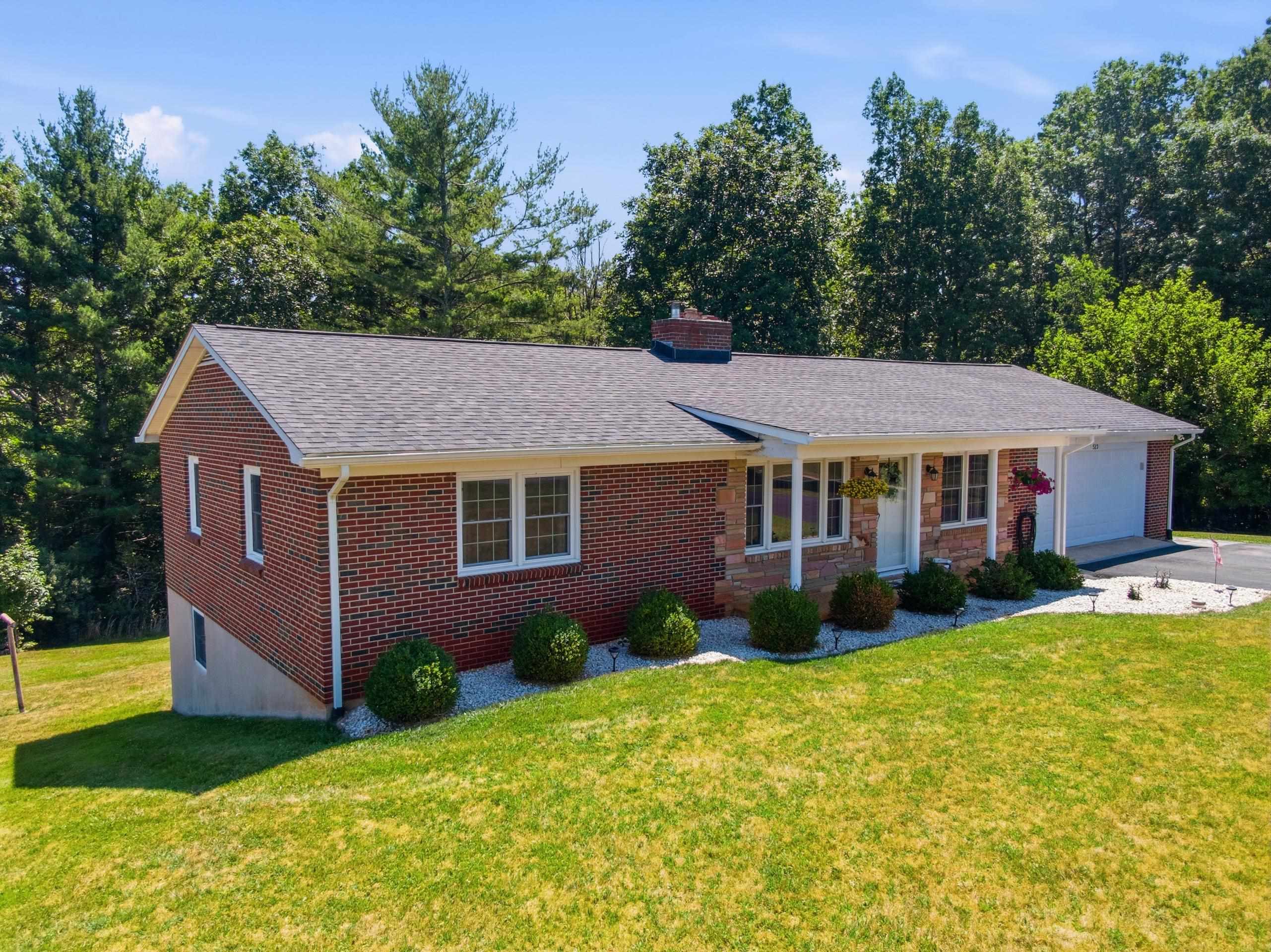 523 Christiansburg Pike NE