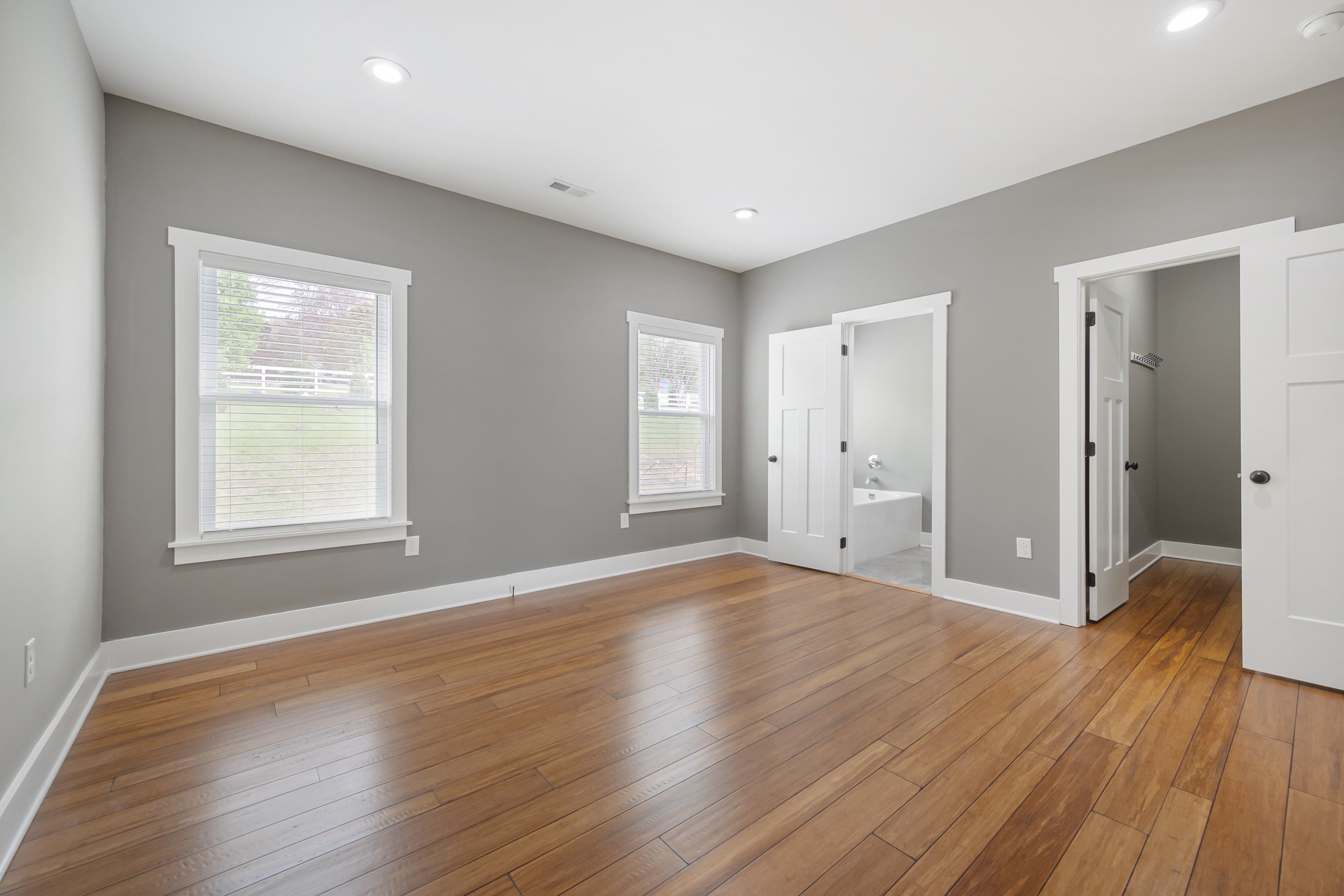 Wytheville, Virginia 24382, United States, 3 Bedrooms Bedrooms, ,3 BathroomsBathrooms,Residential,Pending,59893