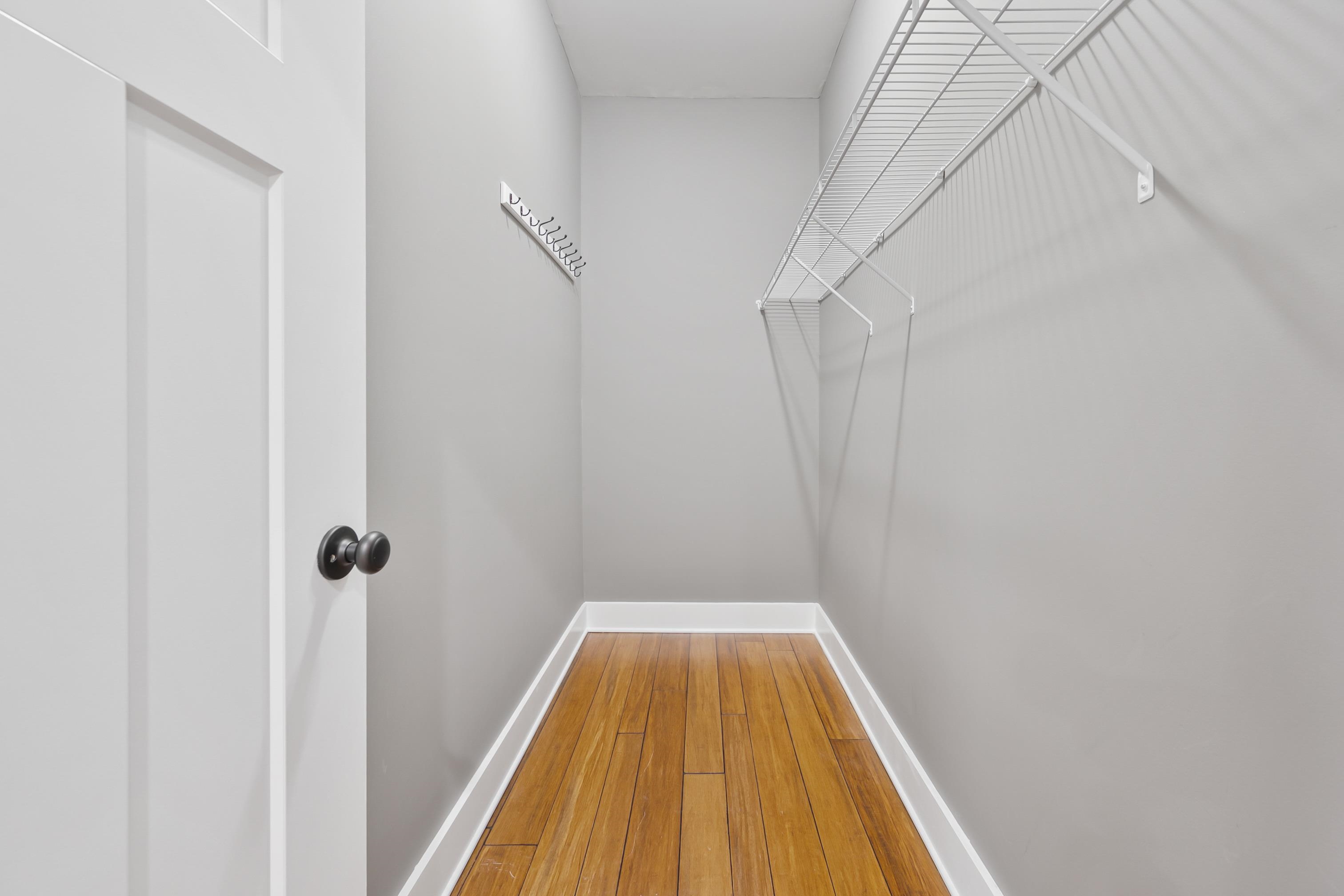 Wytheville, Virginia 24382, United States, 3 Bedrooms Bedrooms, ,3 BathroomsBathrooms,Residential,Pending,59893