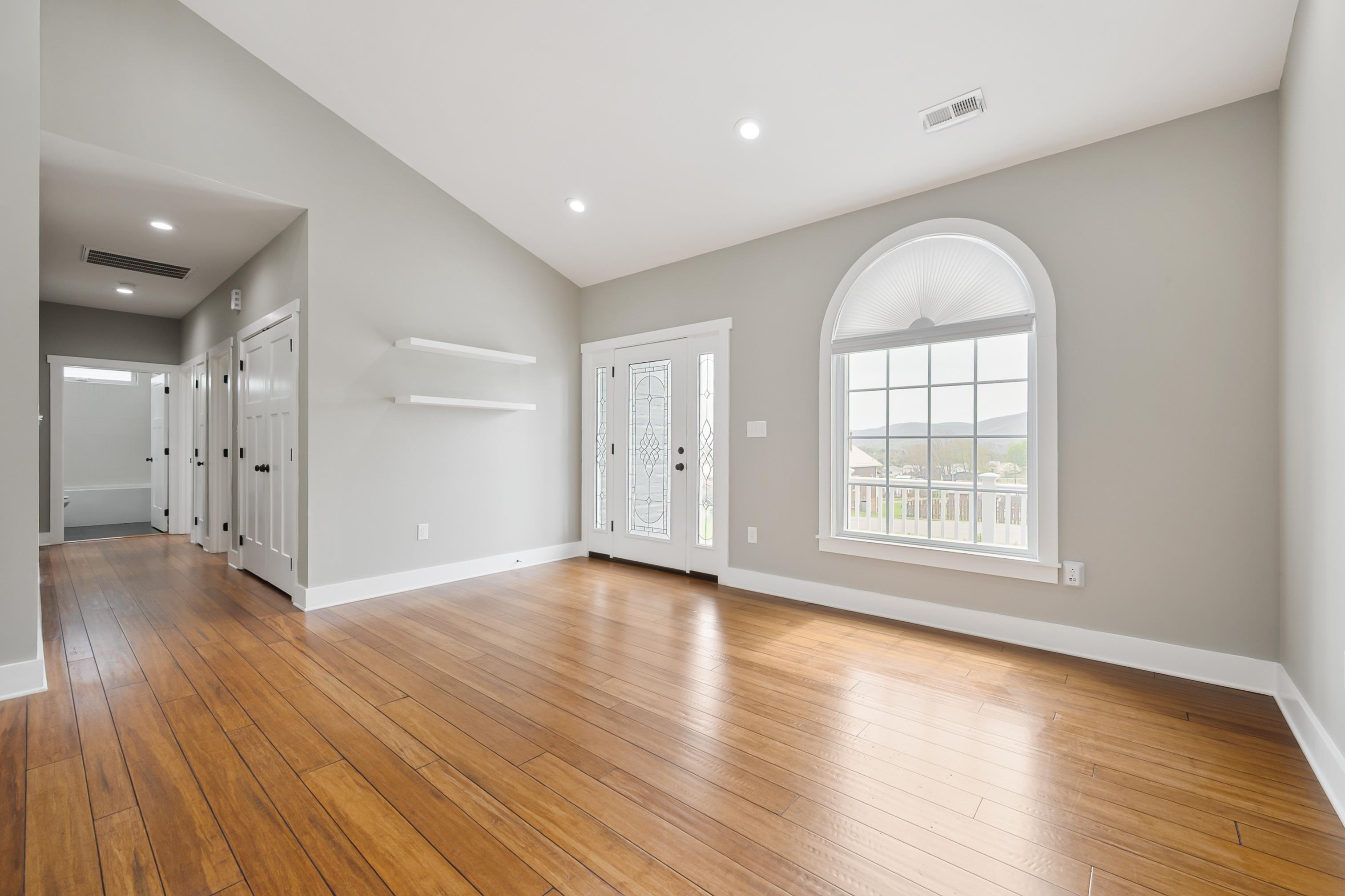 Wytheville, Virginia 24382, United States, 3 Bedrooms Bedrooms, ,3 BathroomsBathrooms,Residential,Pending,59893