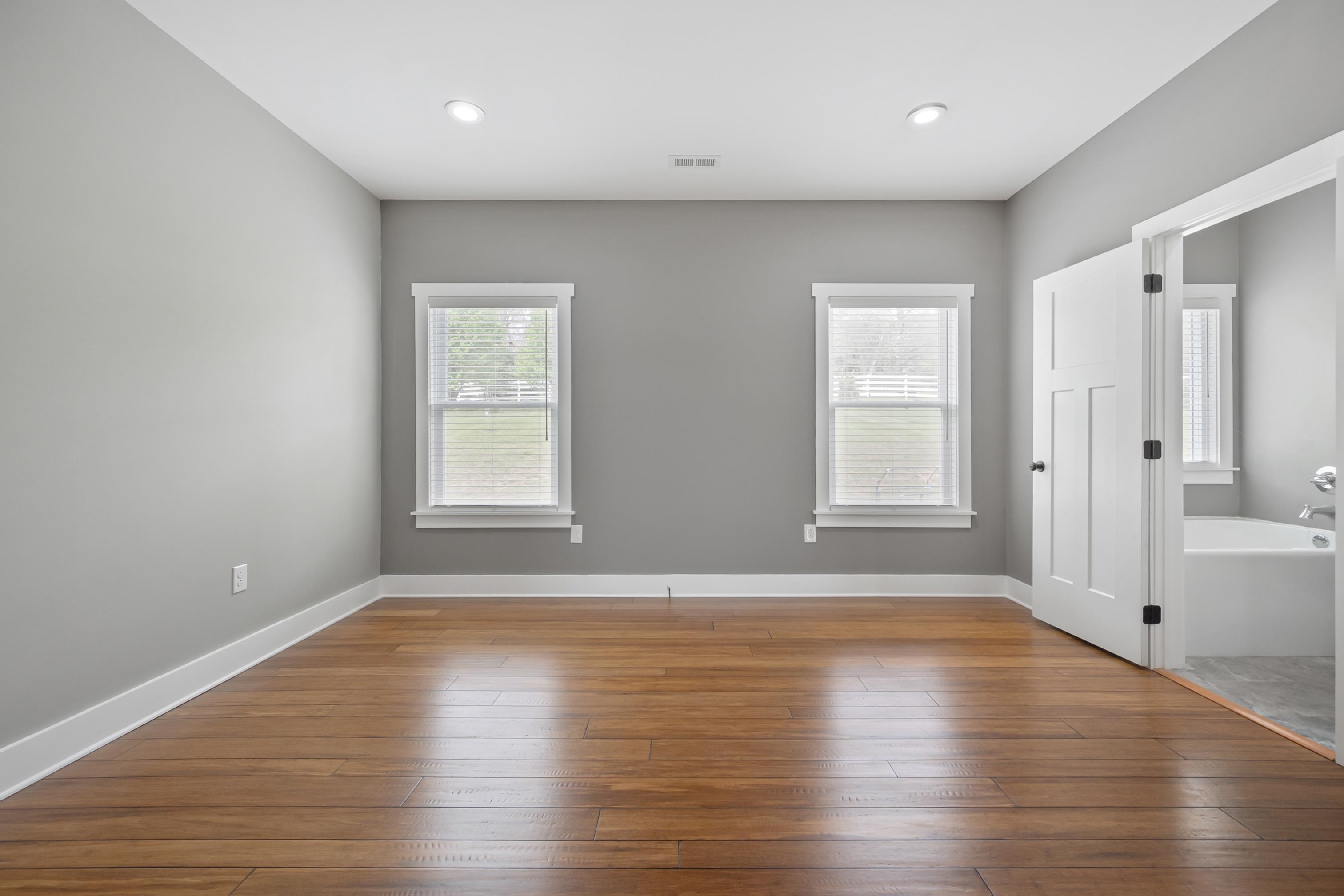 Wytheville, Virginia 24382, United States, 3 Bedrooms Bedrooms, ,3 BathroomsBathrooms,Residential,Pending,59893