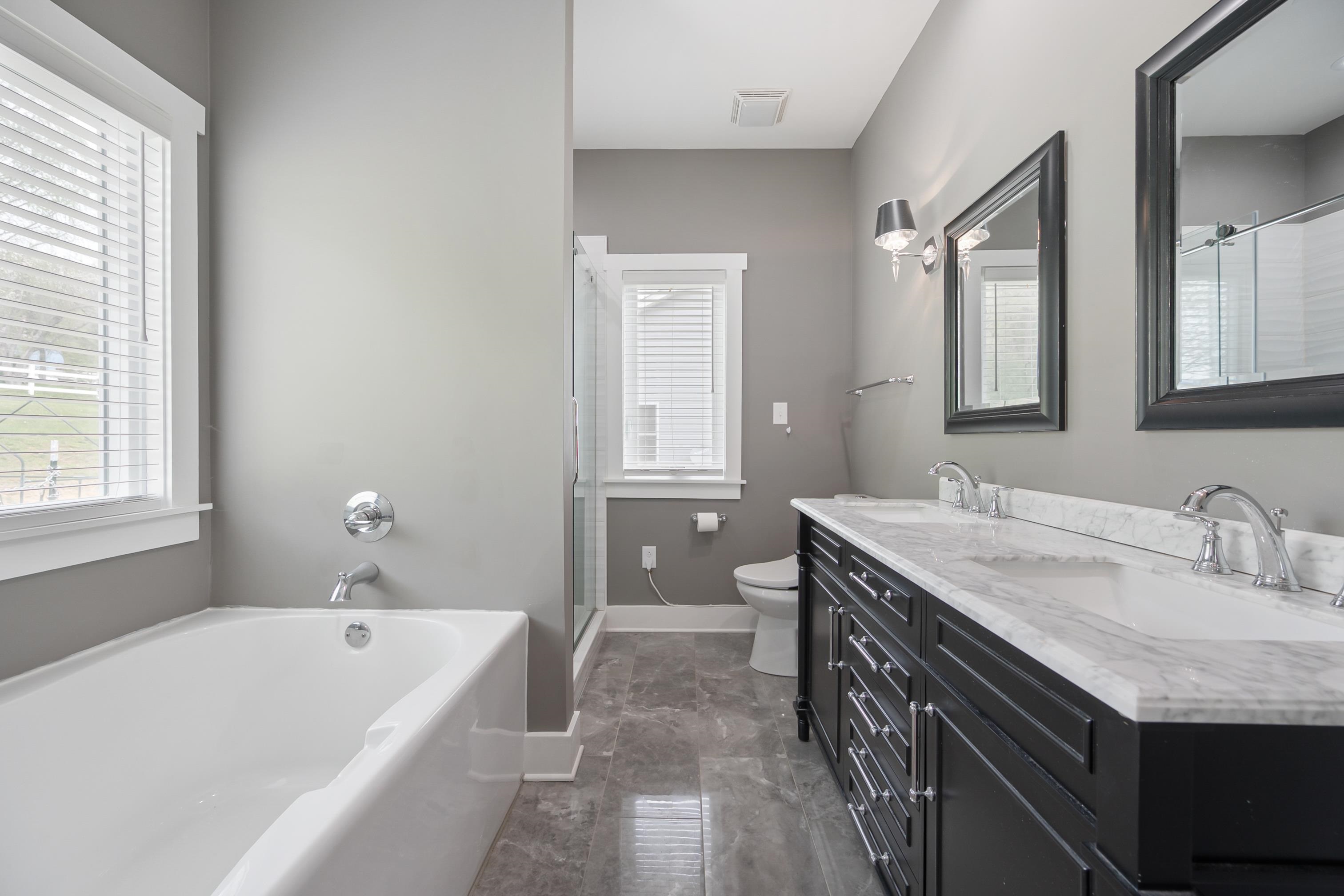 Wytheville, Virginia 24382, United States, 3 Bedrooms Bedrooms, ,3 BathroomsBathrooms,Residential,Pending,59893