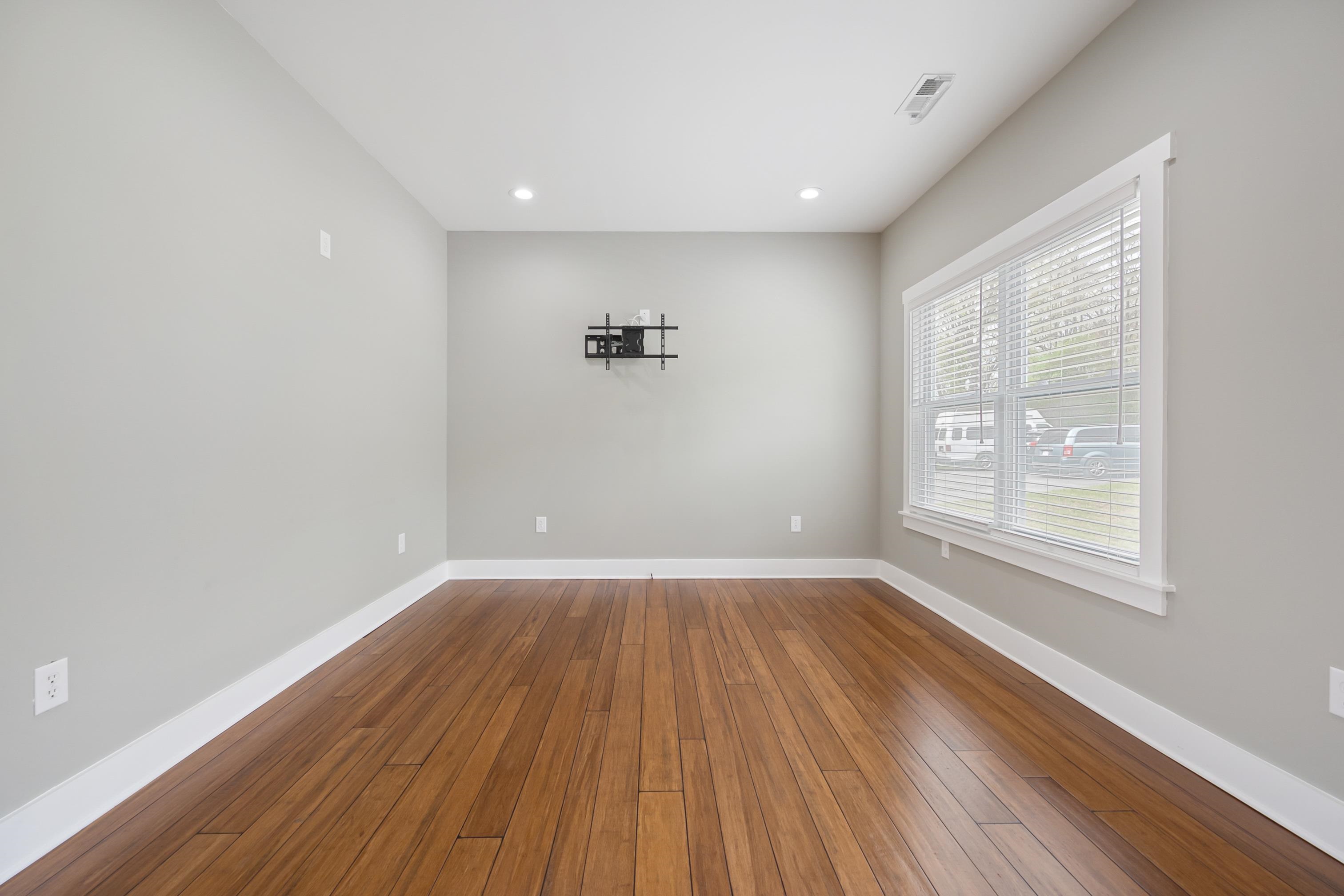 Wytheville, Virginia 24382, United States, 3 Bedrooms Bedrooms, ,3 BathroomsBathrooms,Residential,Pending,59893