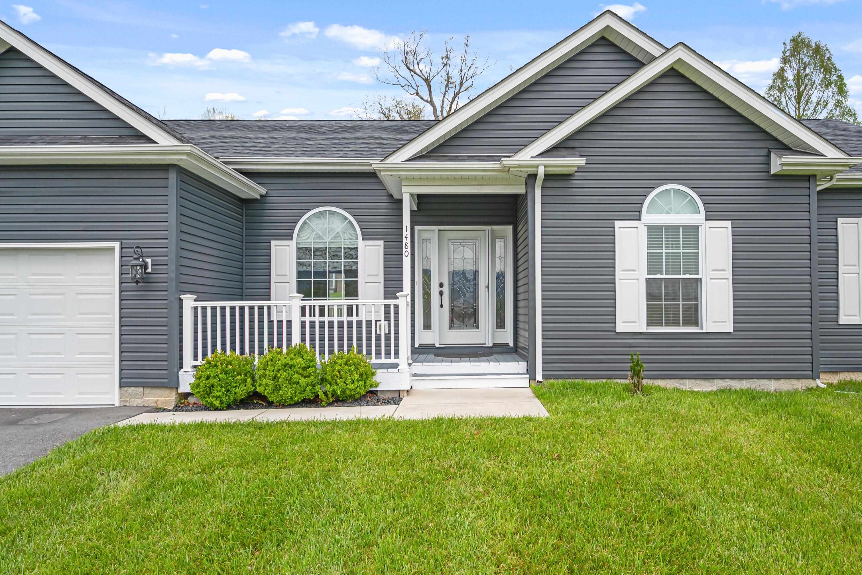 Wytheville, Virginia 24382, United States, 3 Bedrooms Bedrooms, ,3 BathroomsBathrooms,Residential,Pending,59893