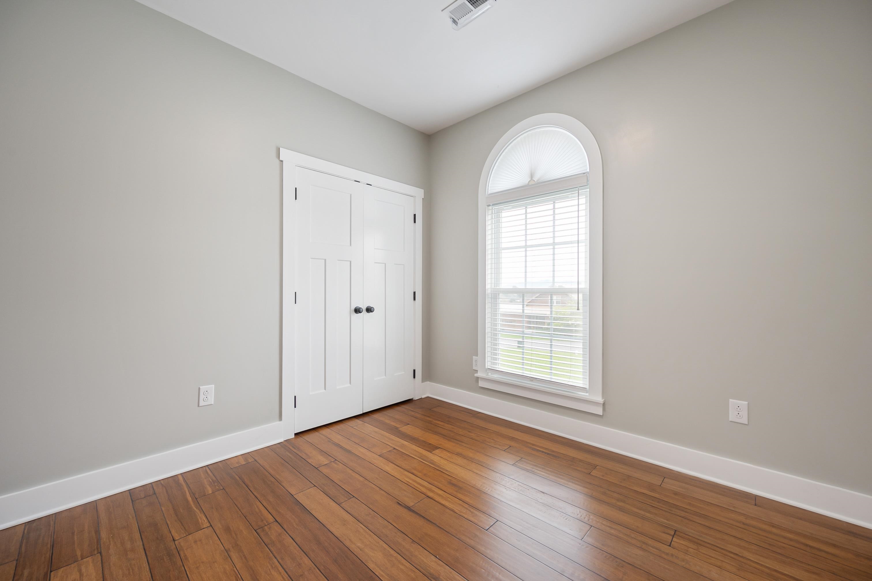 Wytheville, Virginia 24382, United States, 3 Bedrooms Bedrooms, ,3 BathroomsBathrooms,Residential,Pending,59893