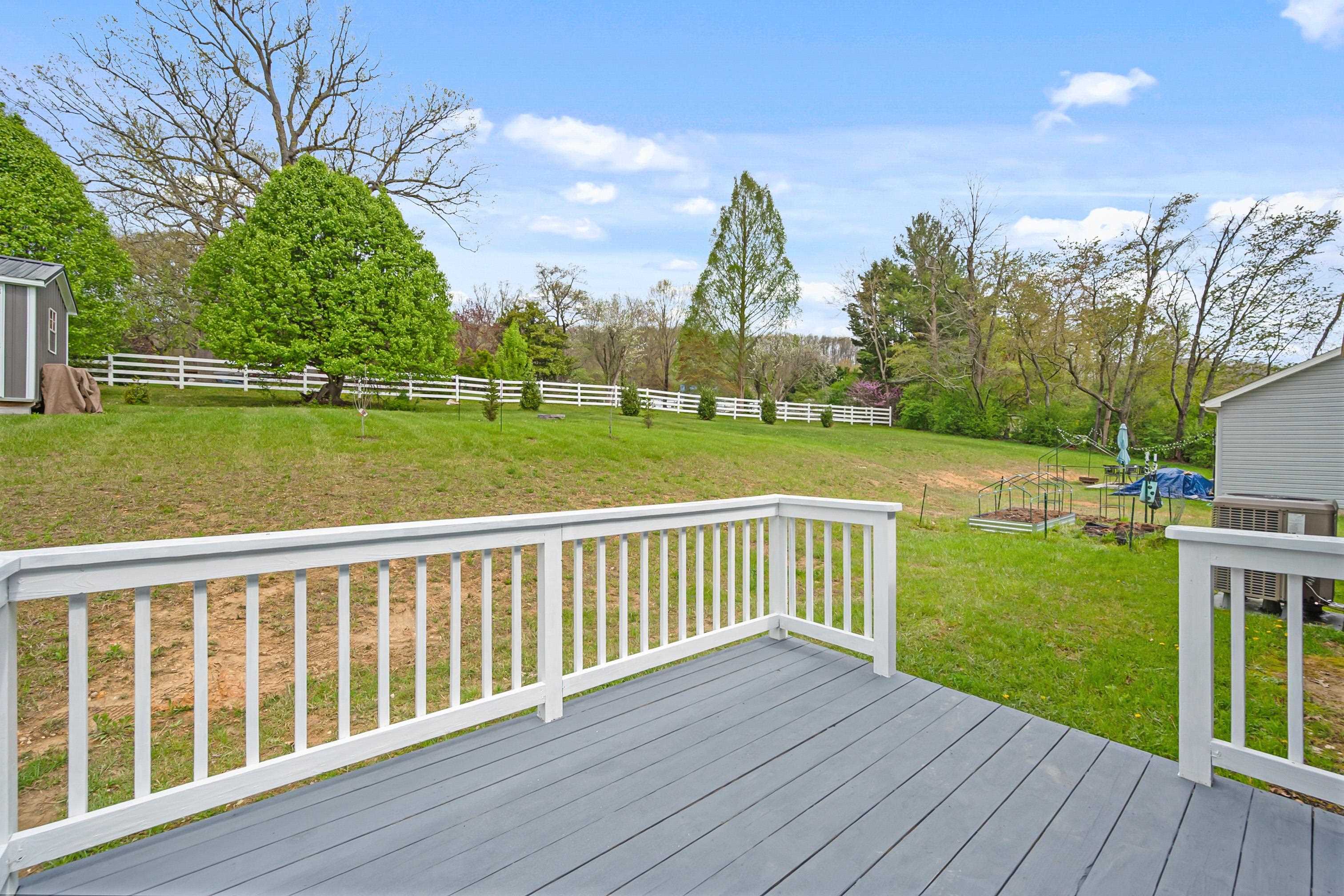 Wytheville, Virginia 24382, United States, 3 Bedrooms Bedrooms, ,3 BathroomsBathrooms,Residential,Pending,59893