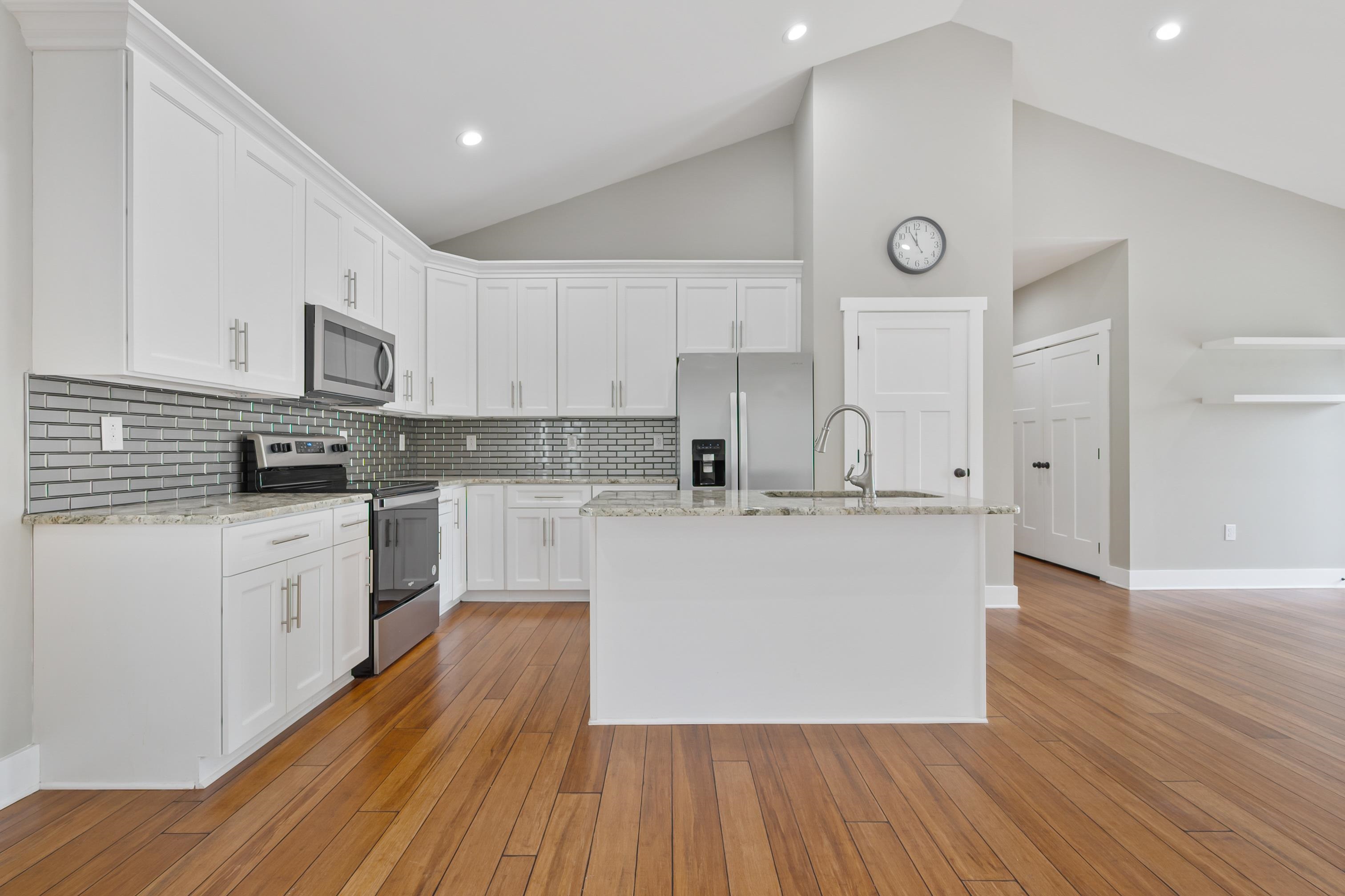 Wytheville, Virginia 24382, United States, 3 Bedrooms Bedrooms, ,3 BathroomsBathrooms,Residential,Pending,59893