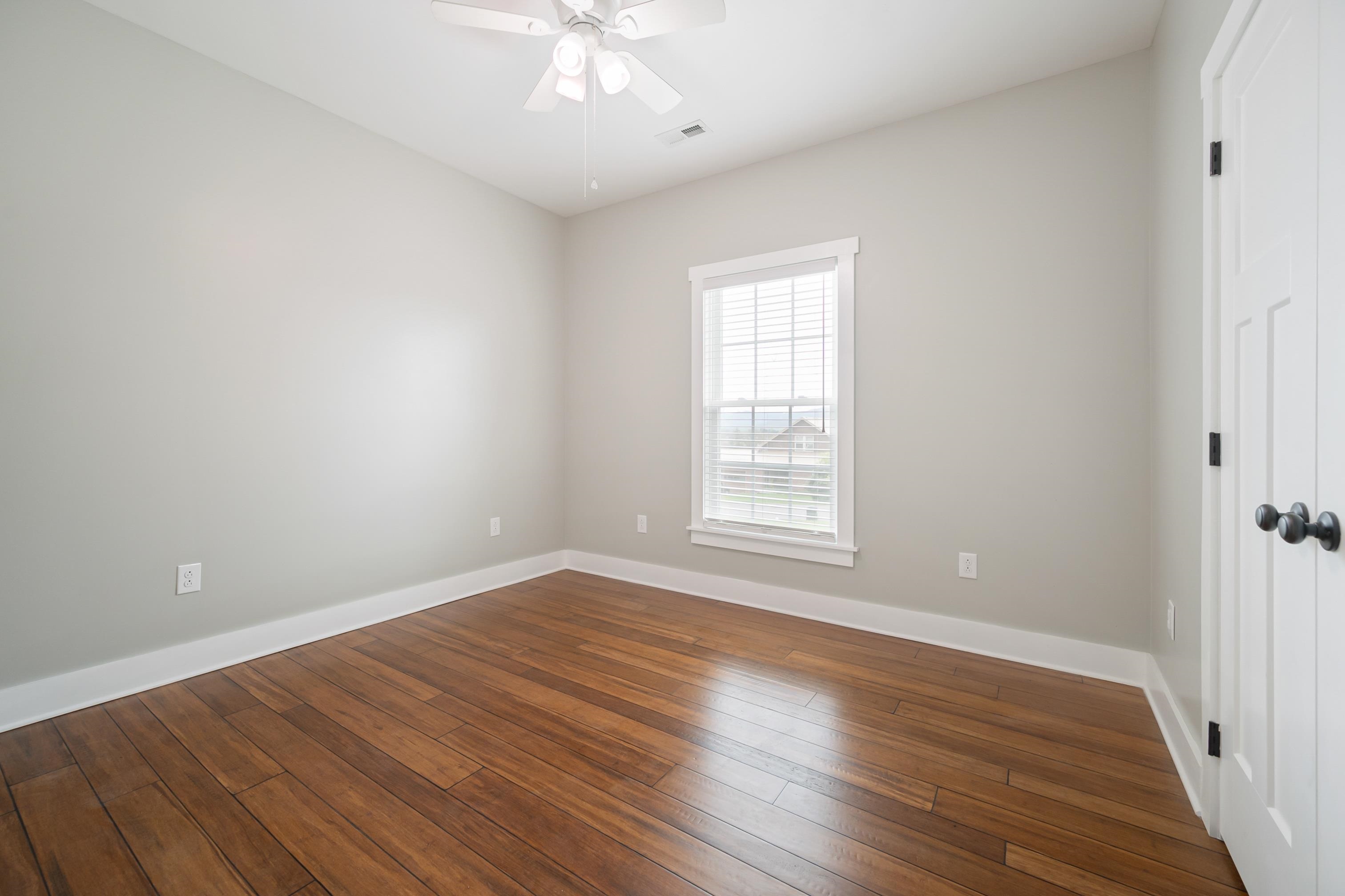 Wytheville, Virginia 24382, United States, 3 Bedrooms Bedrooms, ,3 BathroomsBathrooms,Residential,Pending,59893