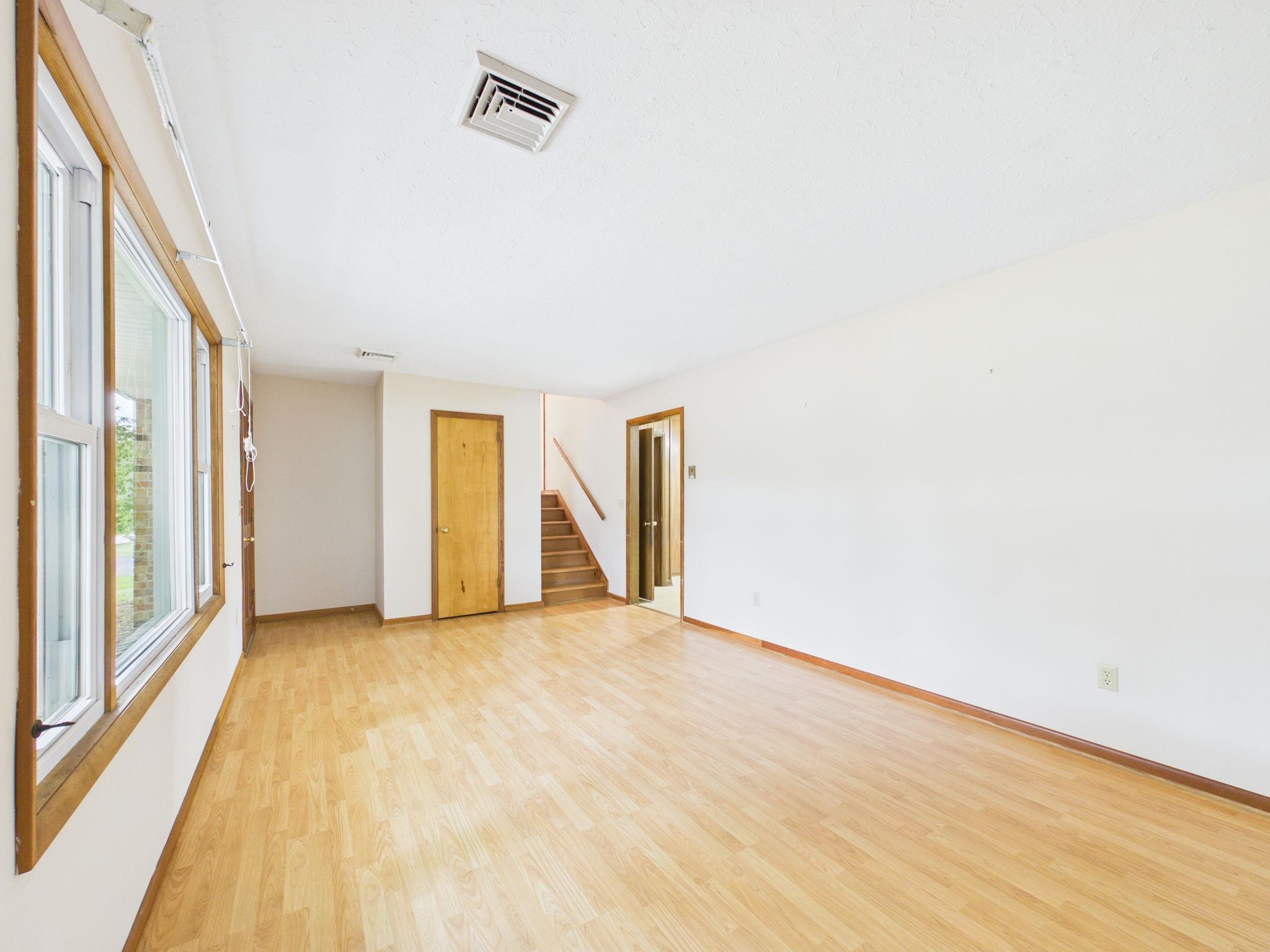 405 Maple Drive SE