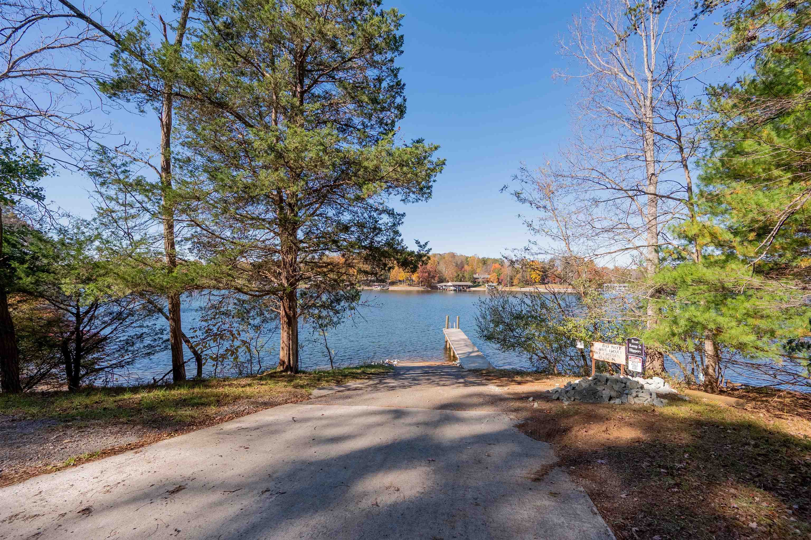 Moneta, Virginia 24121, United States, ,Land,Active,249014