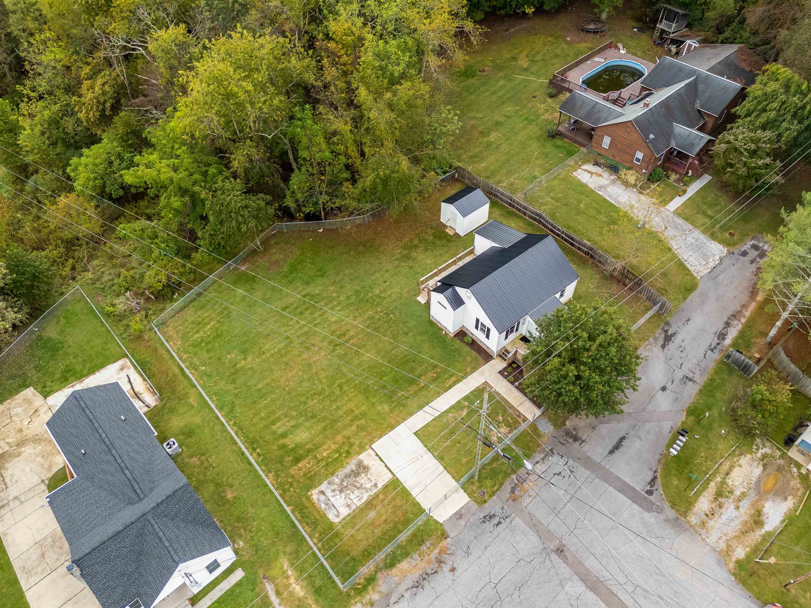 Radford, Virginia 24141, United States, 2 Bedrooms Bedrooms, ,1 BathroomBathrooms,Residential,Active,223716