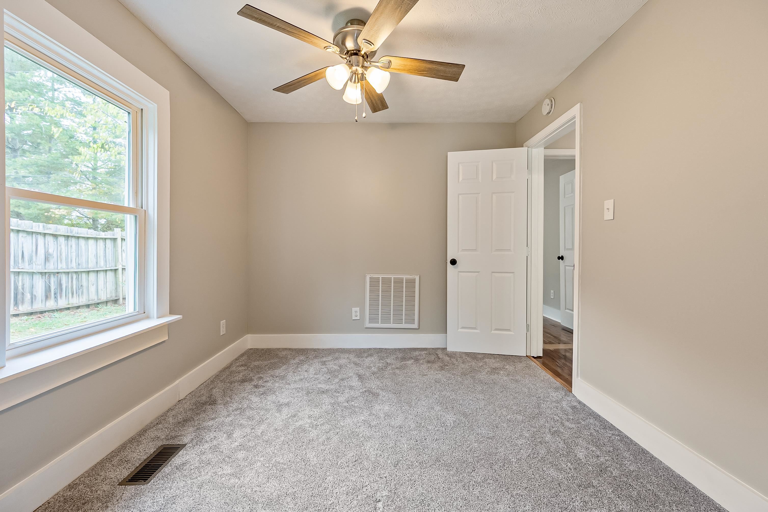 Radford, Virginia 24141, United States, 2 Bedrooms Bedrooms, ,1 BathroomBathrooms,Residential,Active,223716