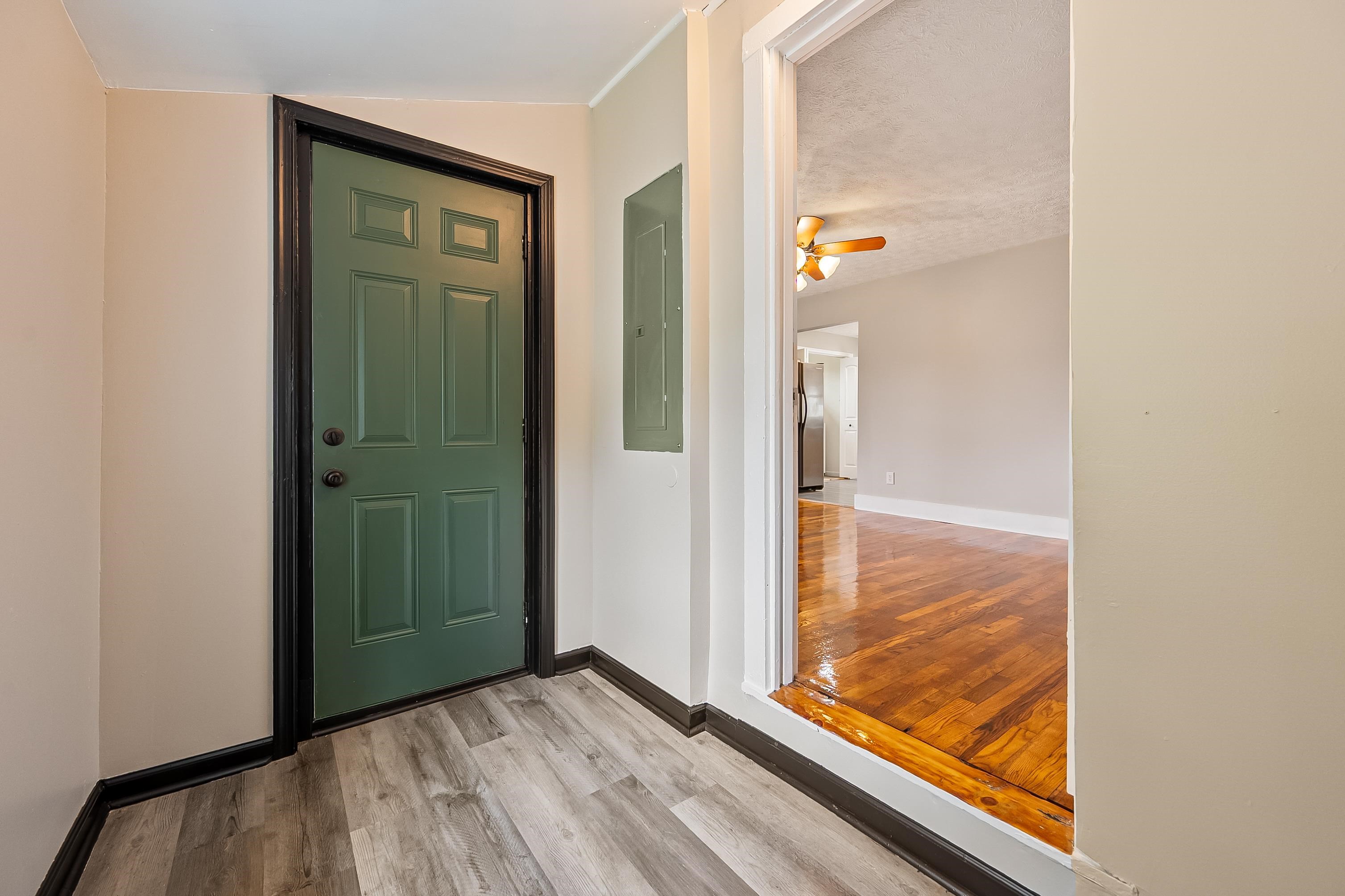 Radford, Virginia 24141, United States, 2 Bedrooms Bedrooms, ,1 BathroomBathrooms,Residential,Active,223716