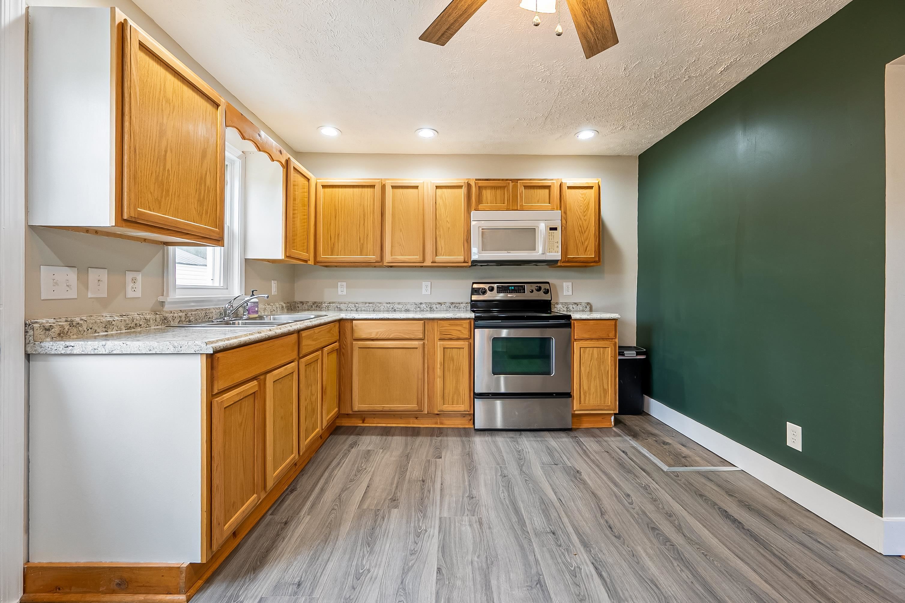 Radford, Virginia 24141, United States, 2 Bedrooms Bedrooms, ,1 BathroomBathrooms,Residential,Active,223716