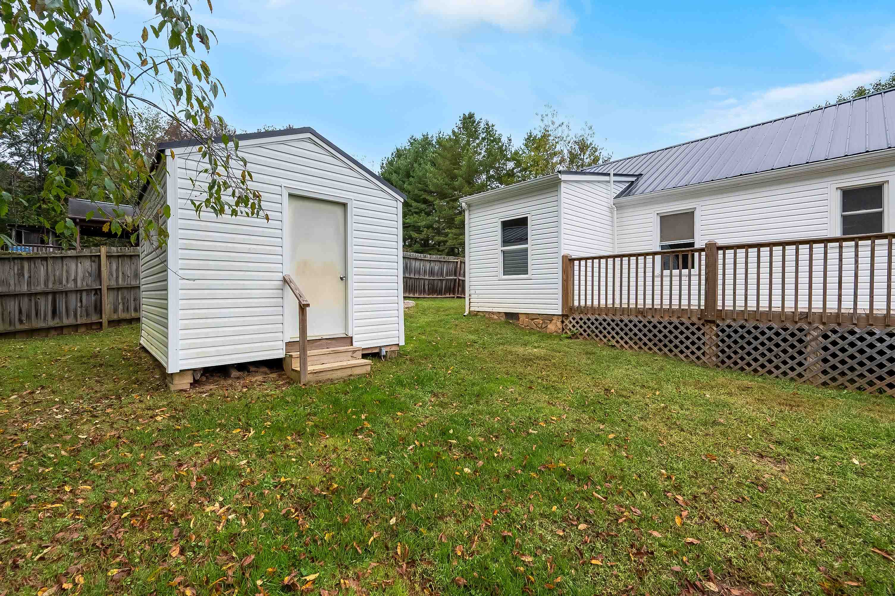 Radford, Virginia 24141, United States, 2 Bedrooms Bedrooms, ,1 BathroomBathrooms,Residential,Active,223716