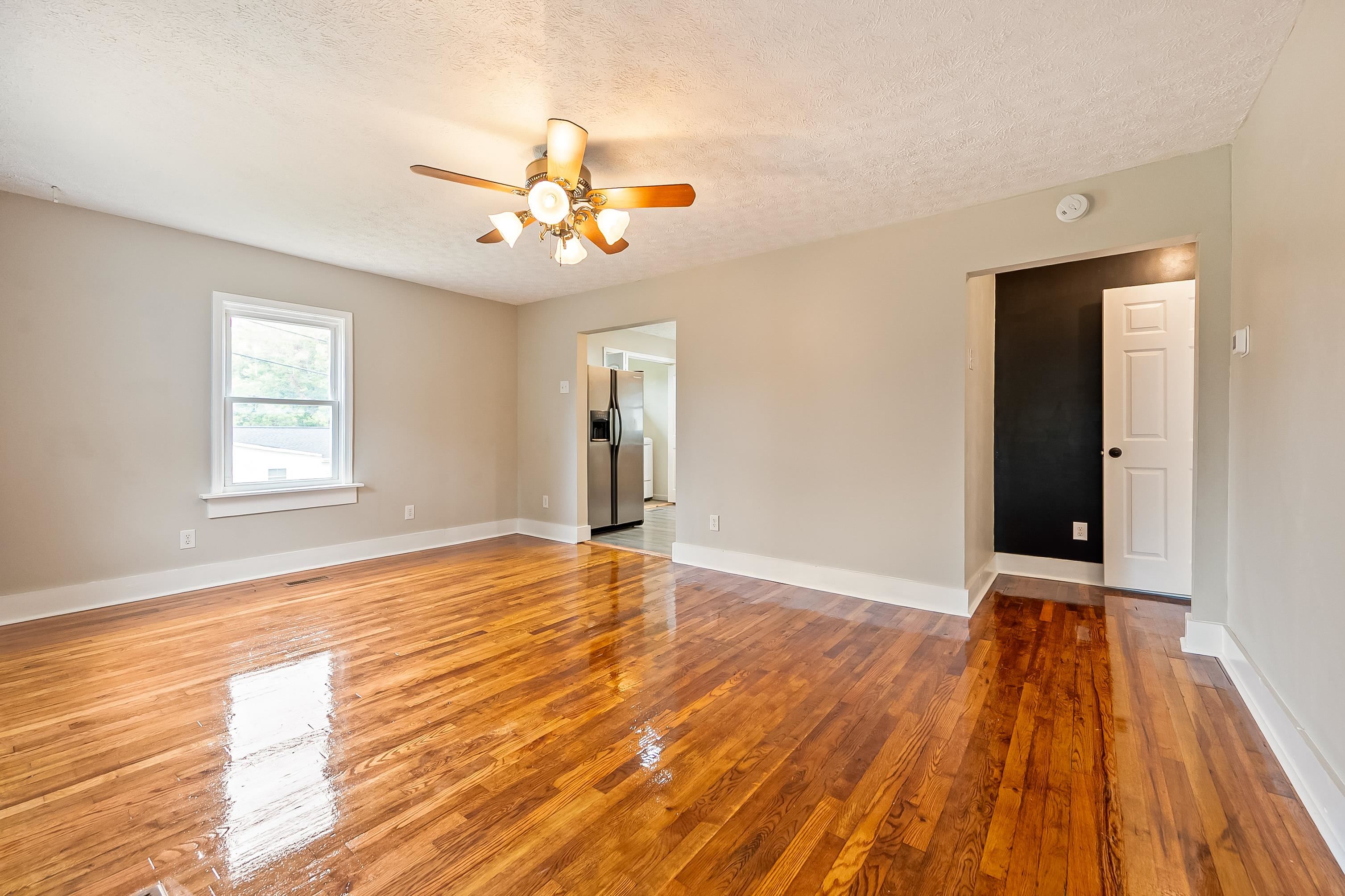 Radford, Virginia 24141, United States, 2 Bedrooms Bedrooms, ,1 BathroomBathrooms,Residential,Active,223716