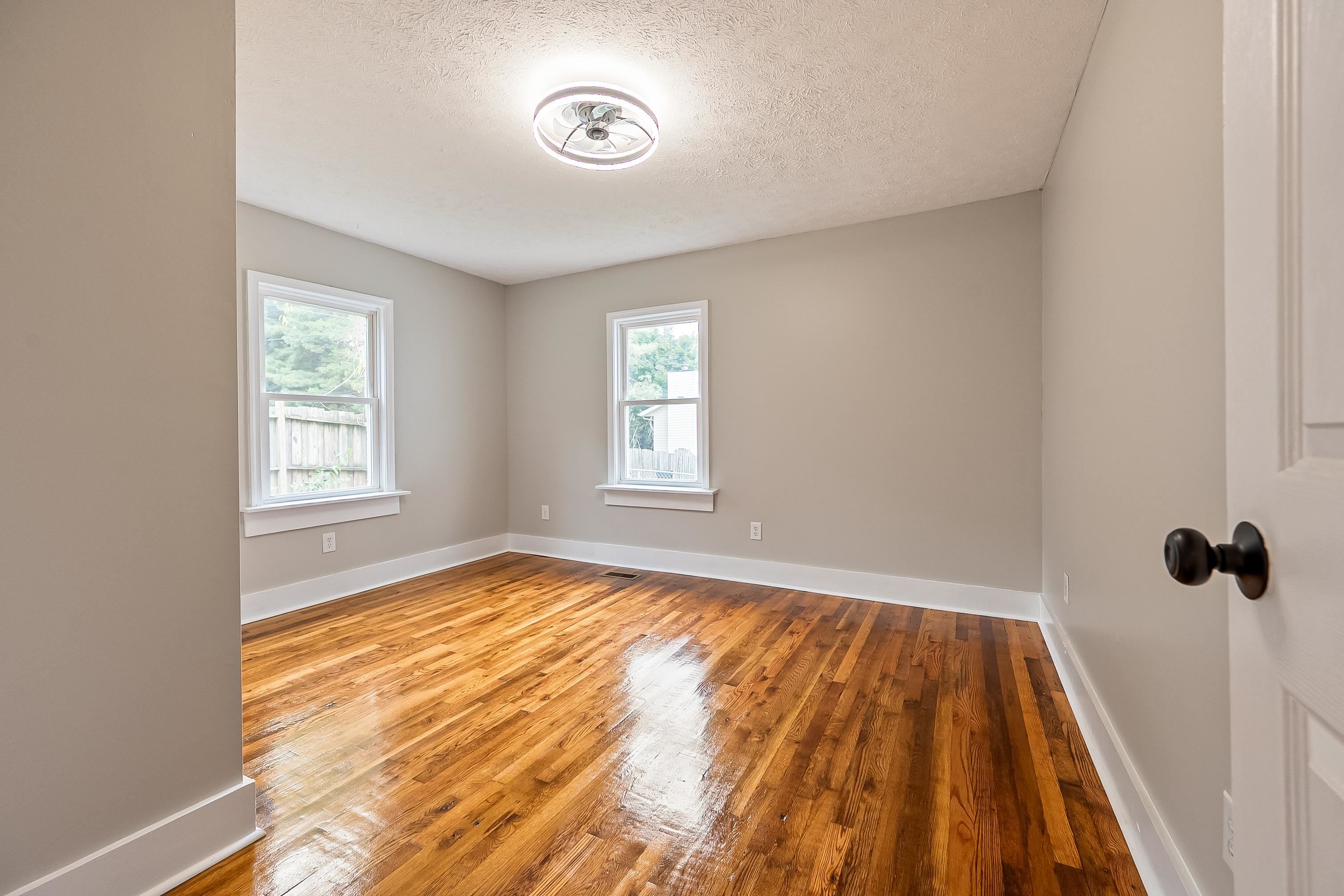 Radford, Virginia 24141, United States, 2 Bedrooms Bedrooms, ,1 BathroomBathrooms,Residential,Active,223716