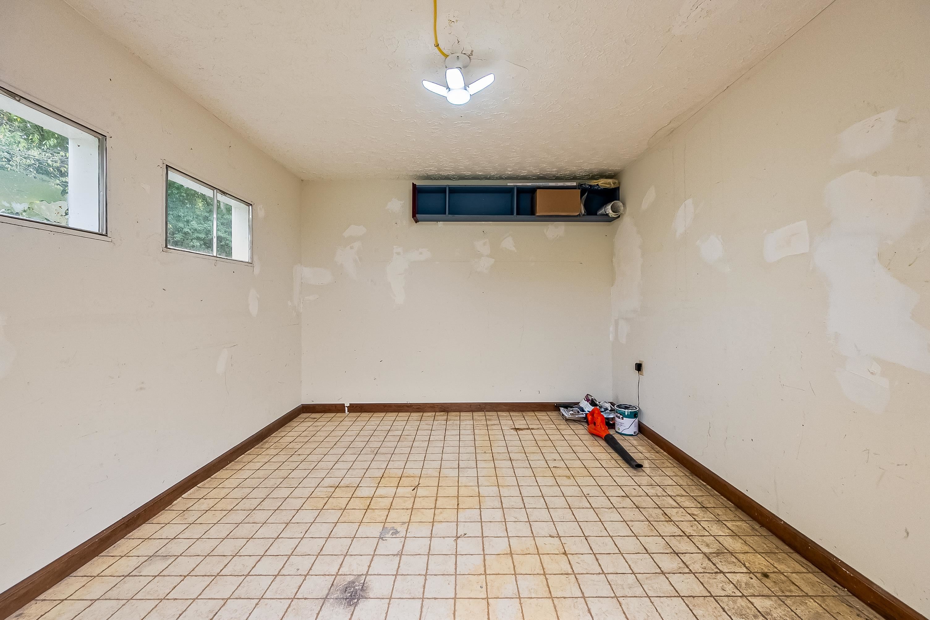 Radford, Virginia 24141, United States, 2 Bedrooms Bedrooms, ,1 BathroomBathrooms,Residential,Active,223716