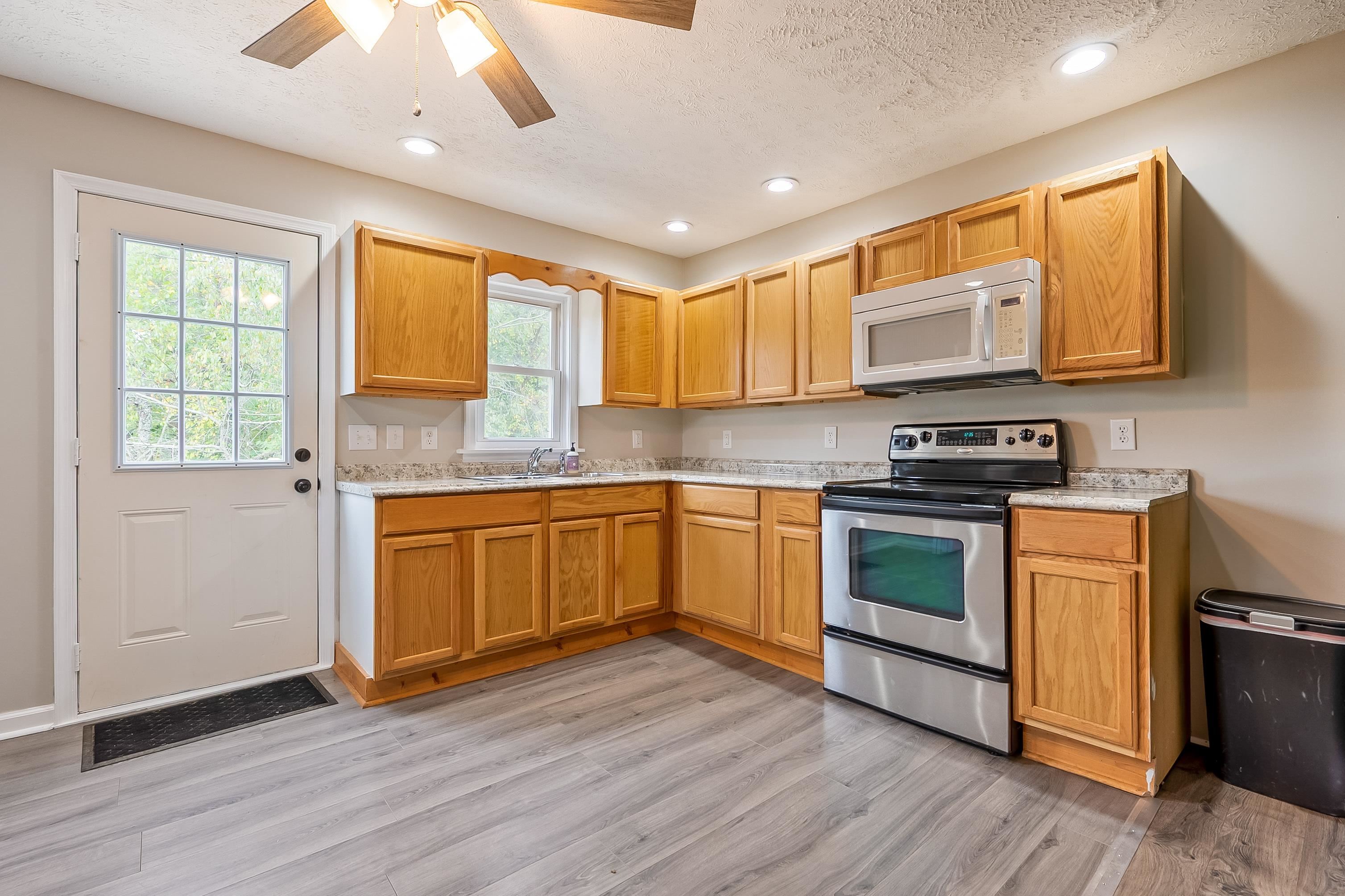 Radford, Virginia 24141, United States, 2 Bedrooms Bedrooms, ,1 BathroomBathrooms,Residential,Active,223716