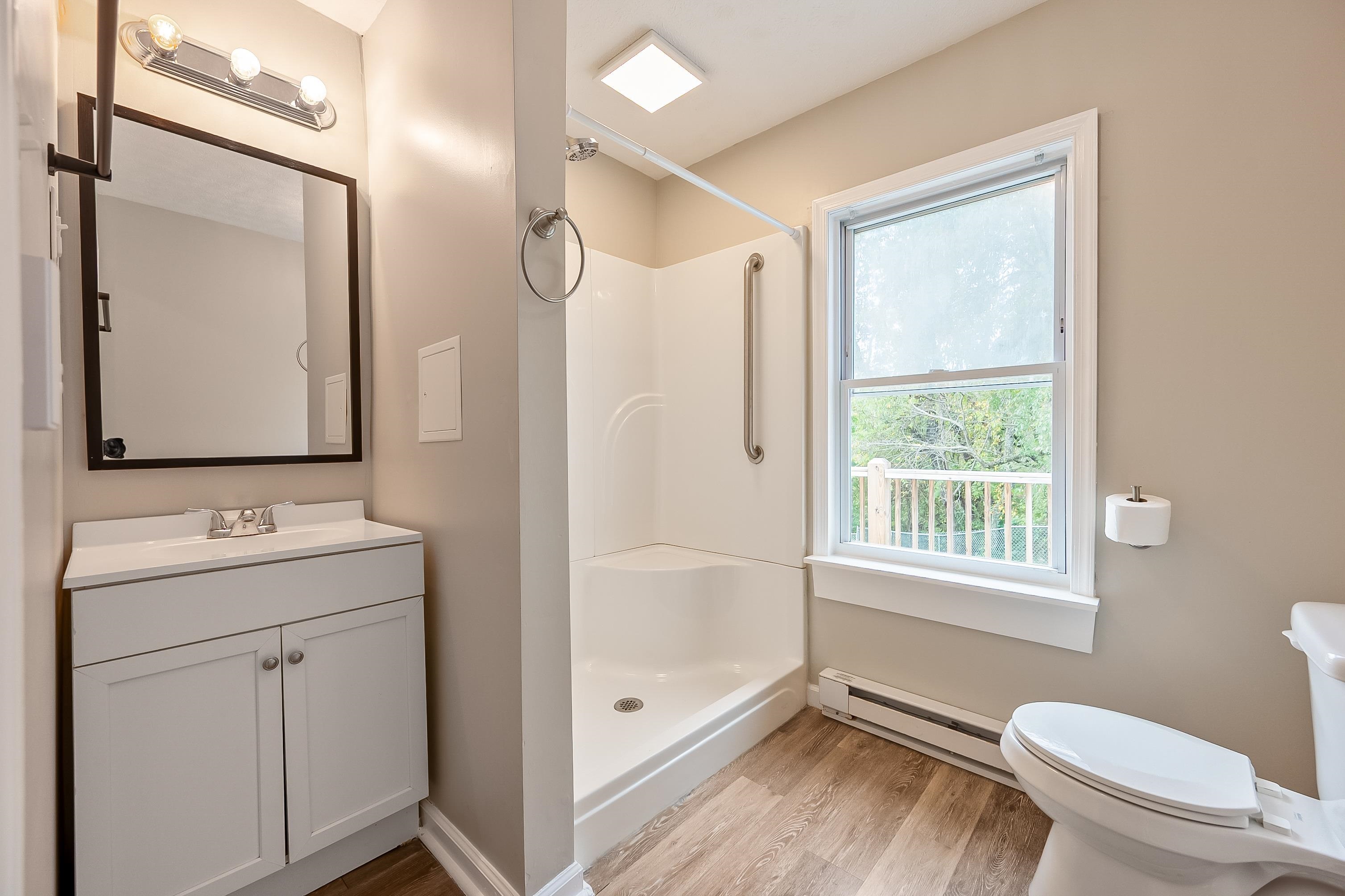 Radford, Virginia 24141, United States, 2 Bedrooms Bedrooms, ,1 BathroomBathrooms,Residential,Active,223716