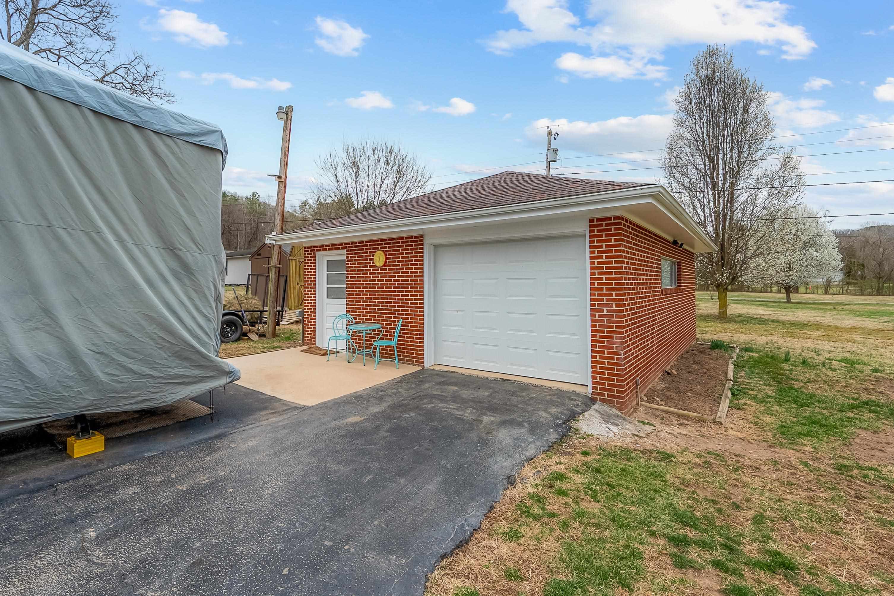 Shawsville, Virginia 24162, United States, 2 Bedrooms Bedrooms, ,2 BathroomsBathrooms,Residential,Active,106907